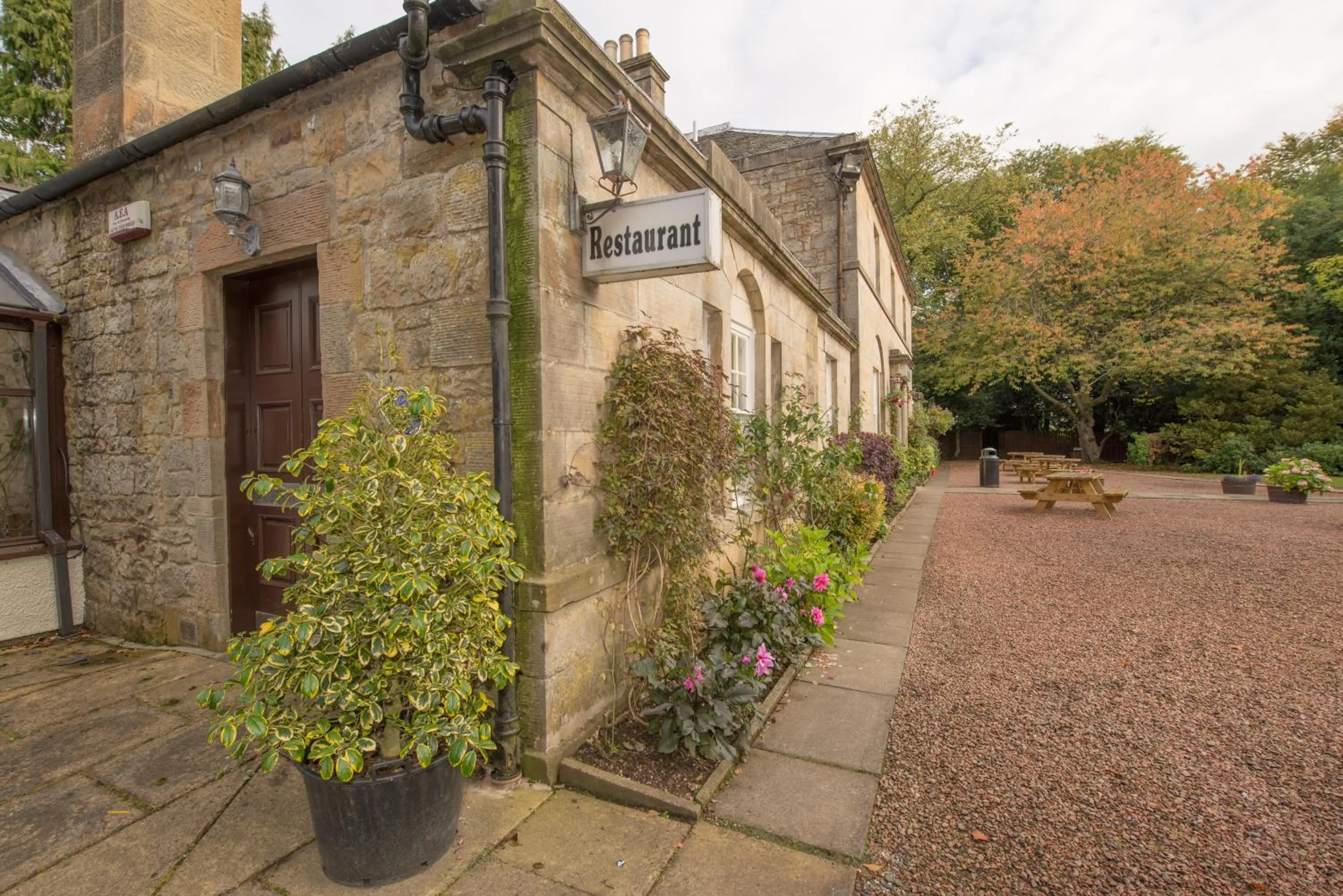 Facade/entrance in Bankton House