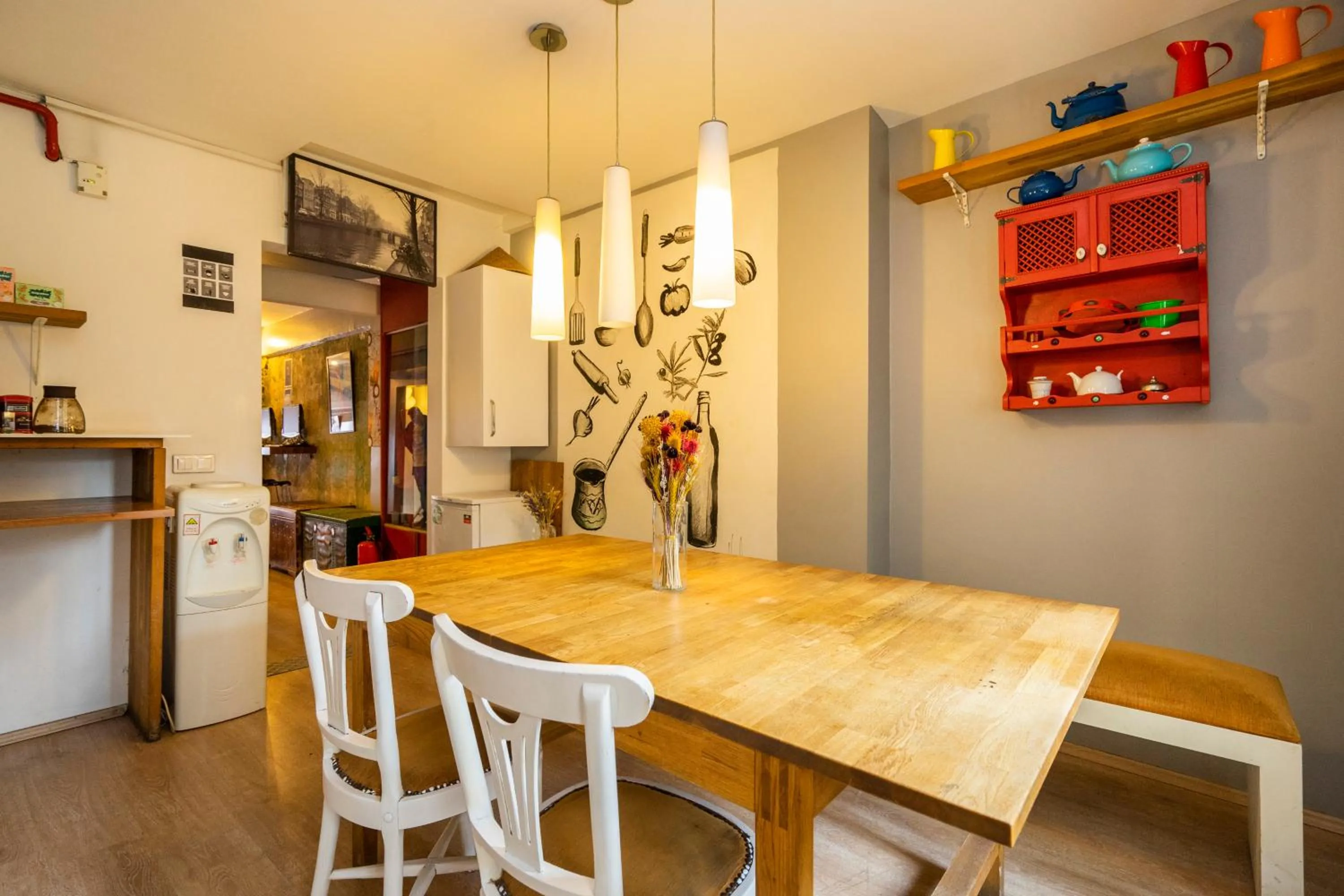 Communal kitchen, Dining Area in Taksim Alya Suites