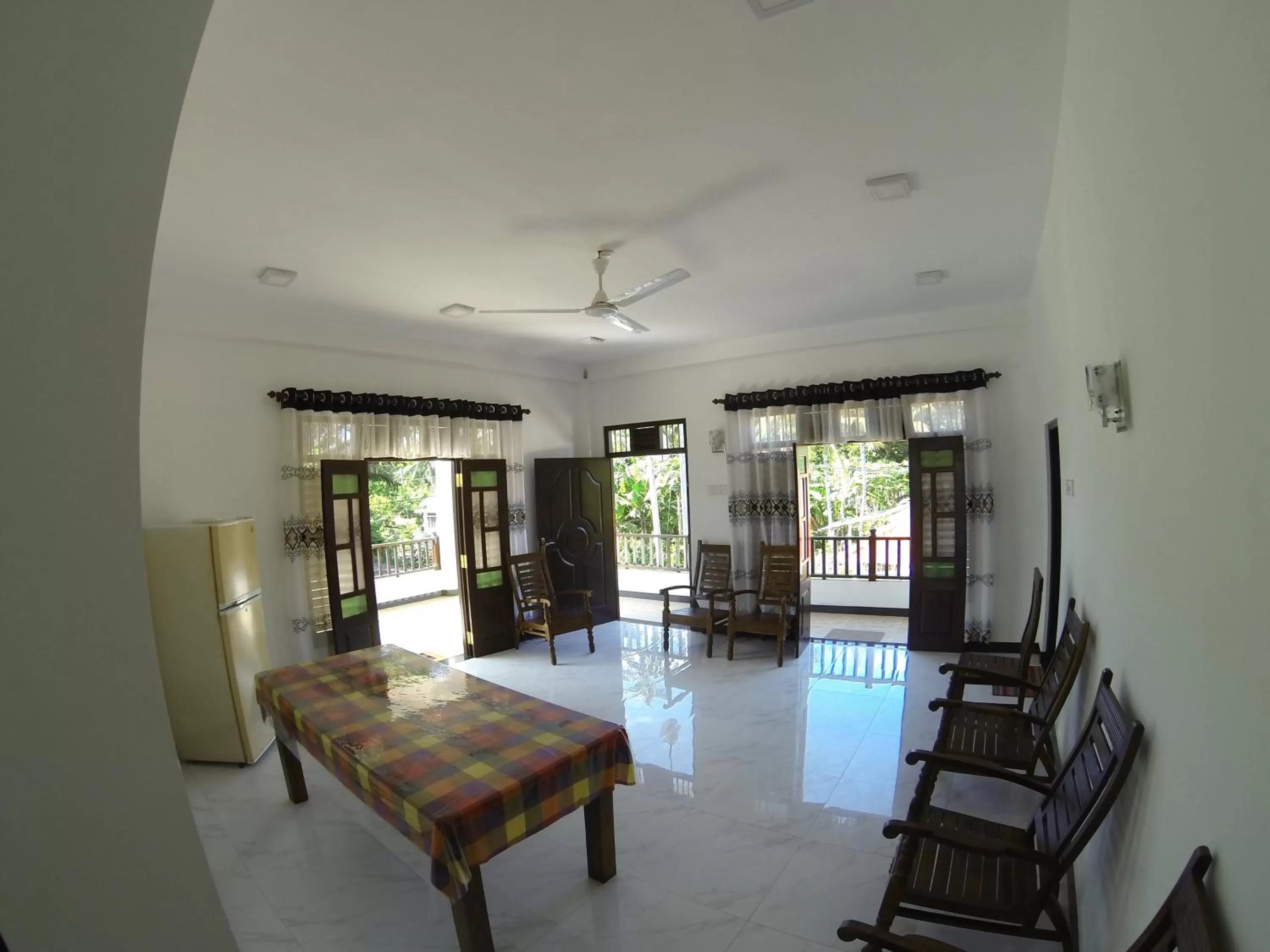 Communal lounge/ TV room in New Ocean Vibes