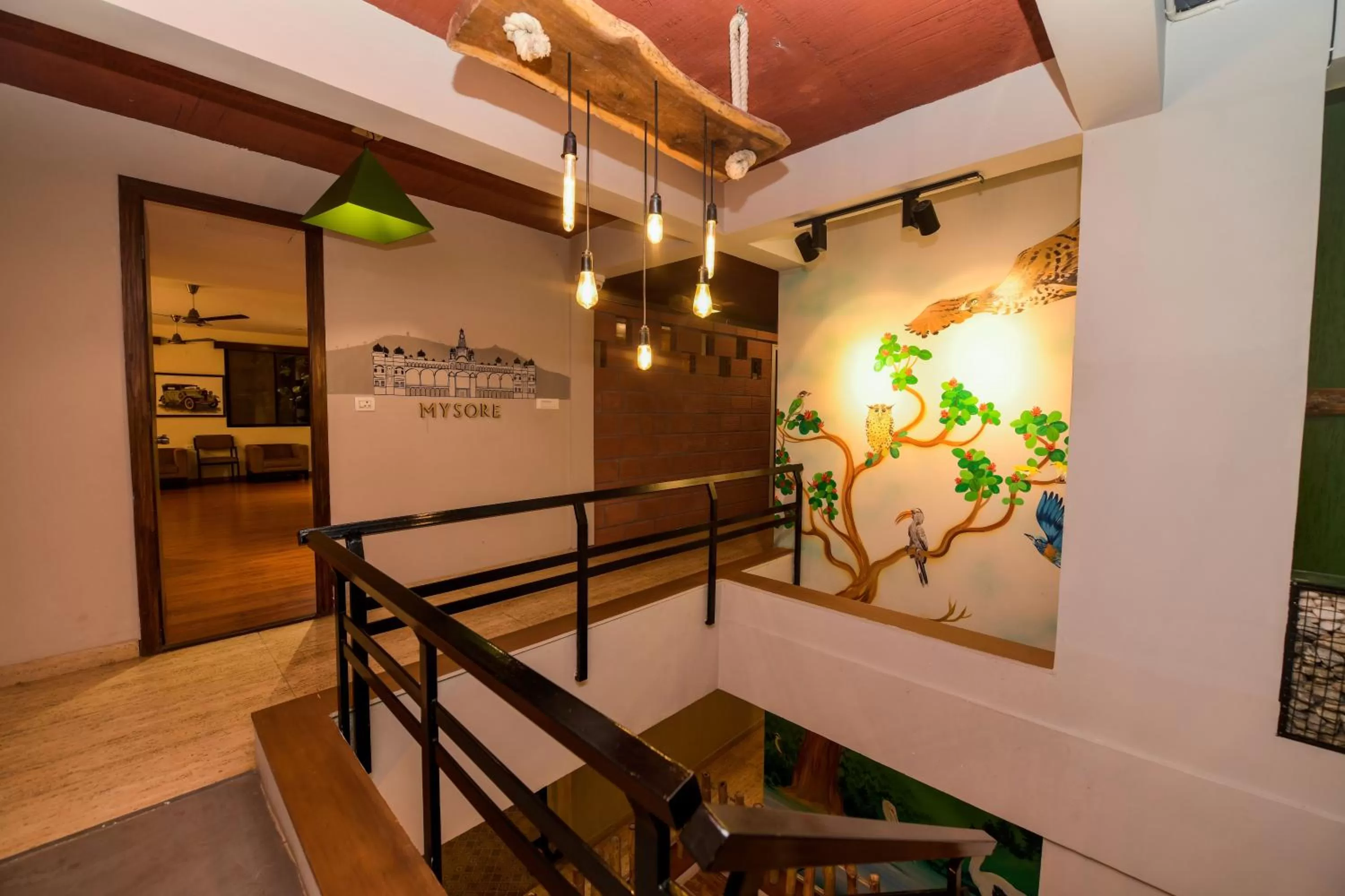 Communal lounge/ TV room in SAFARI QUEST