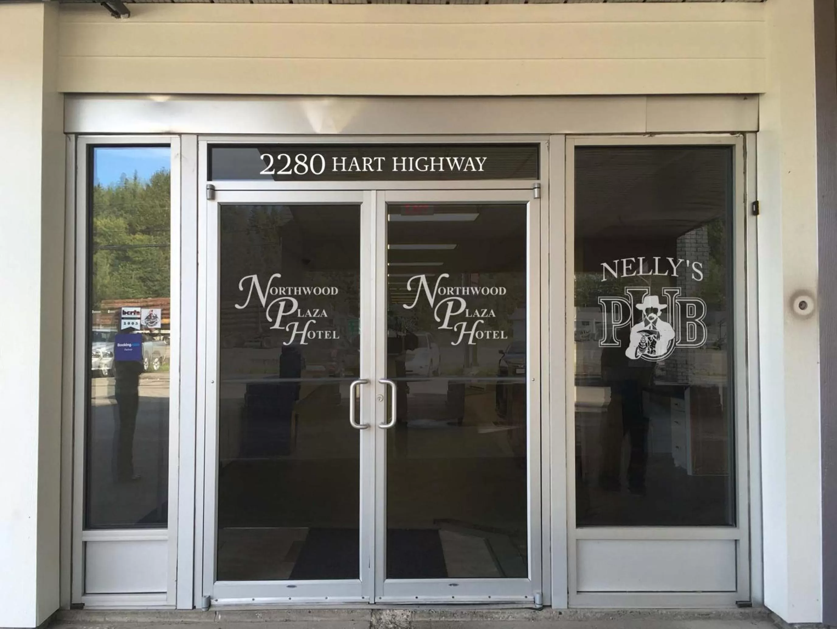 Facade/entrance in Northwood Plaza Hotel