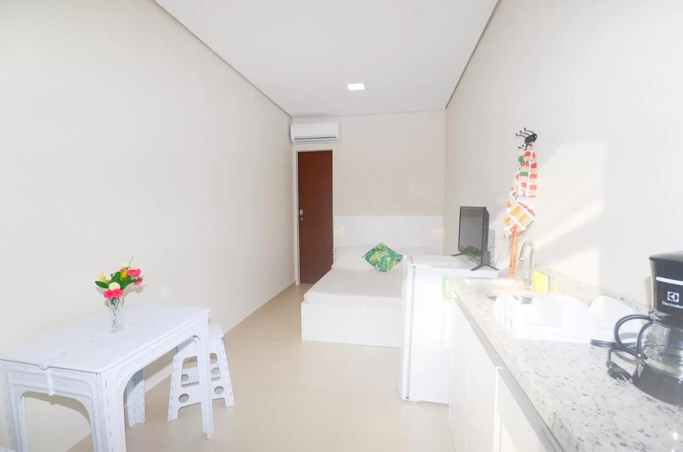 Kitchen or kitchenette in Pousada Ondas de Floripa