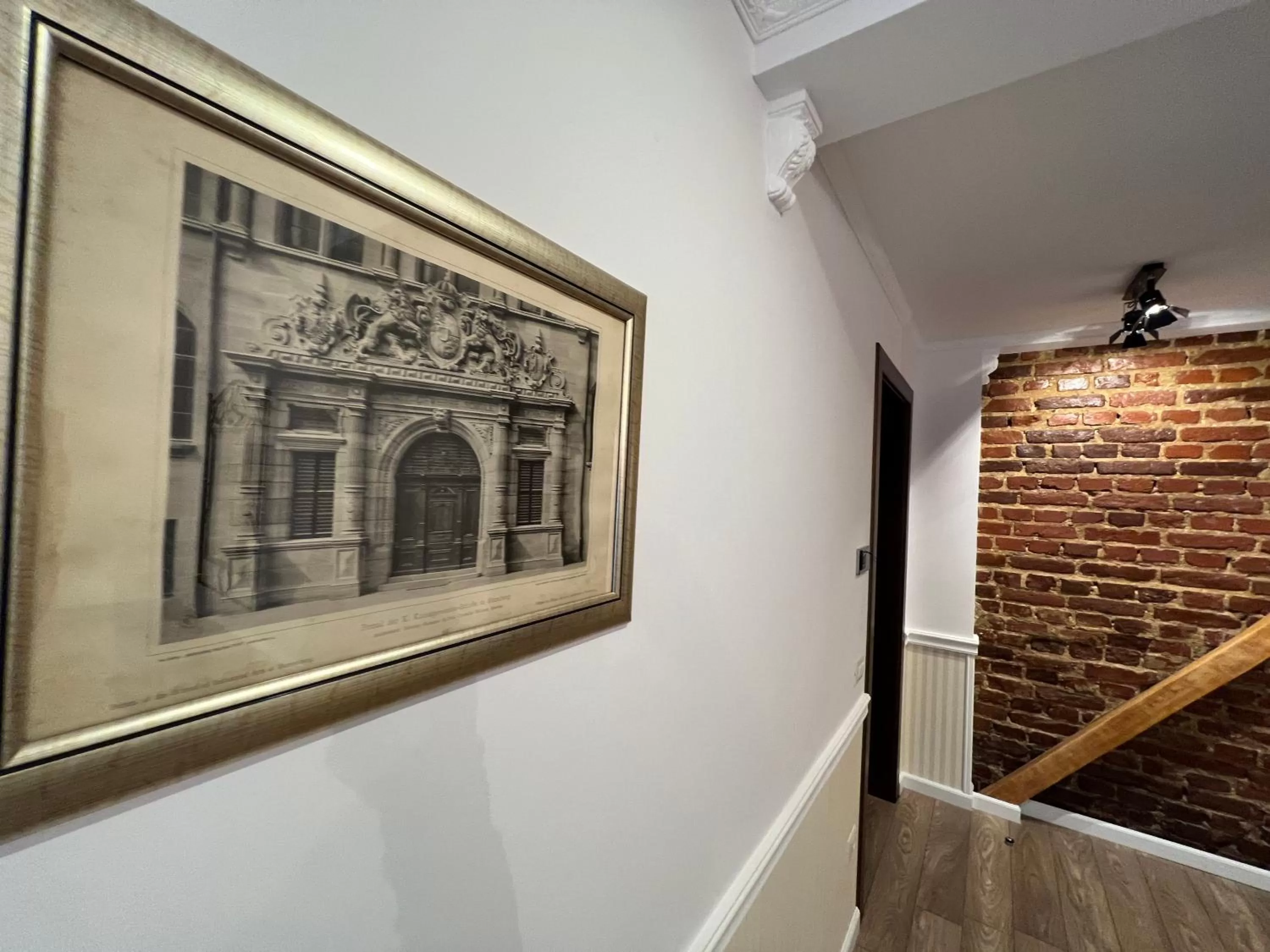 Decorative detail in Hotel Boutique Cathedral Plaza Residences room for rent downtown