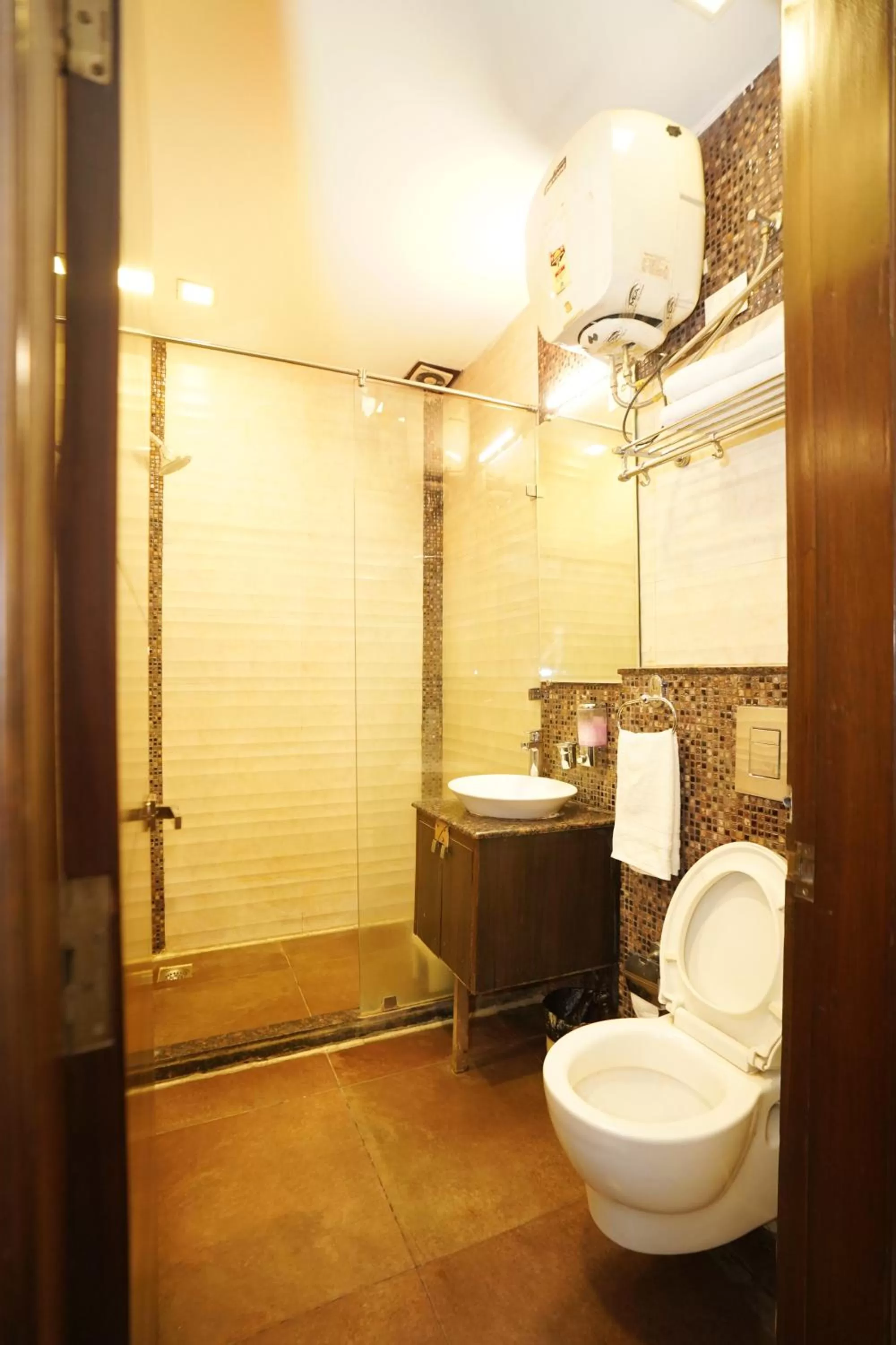 Bathroom in Hotel Dreamland Chandigarh