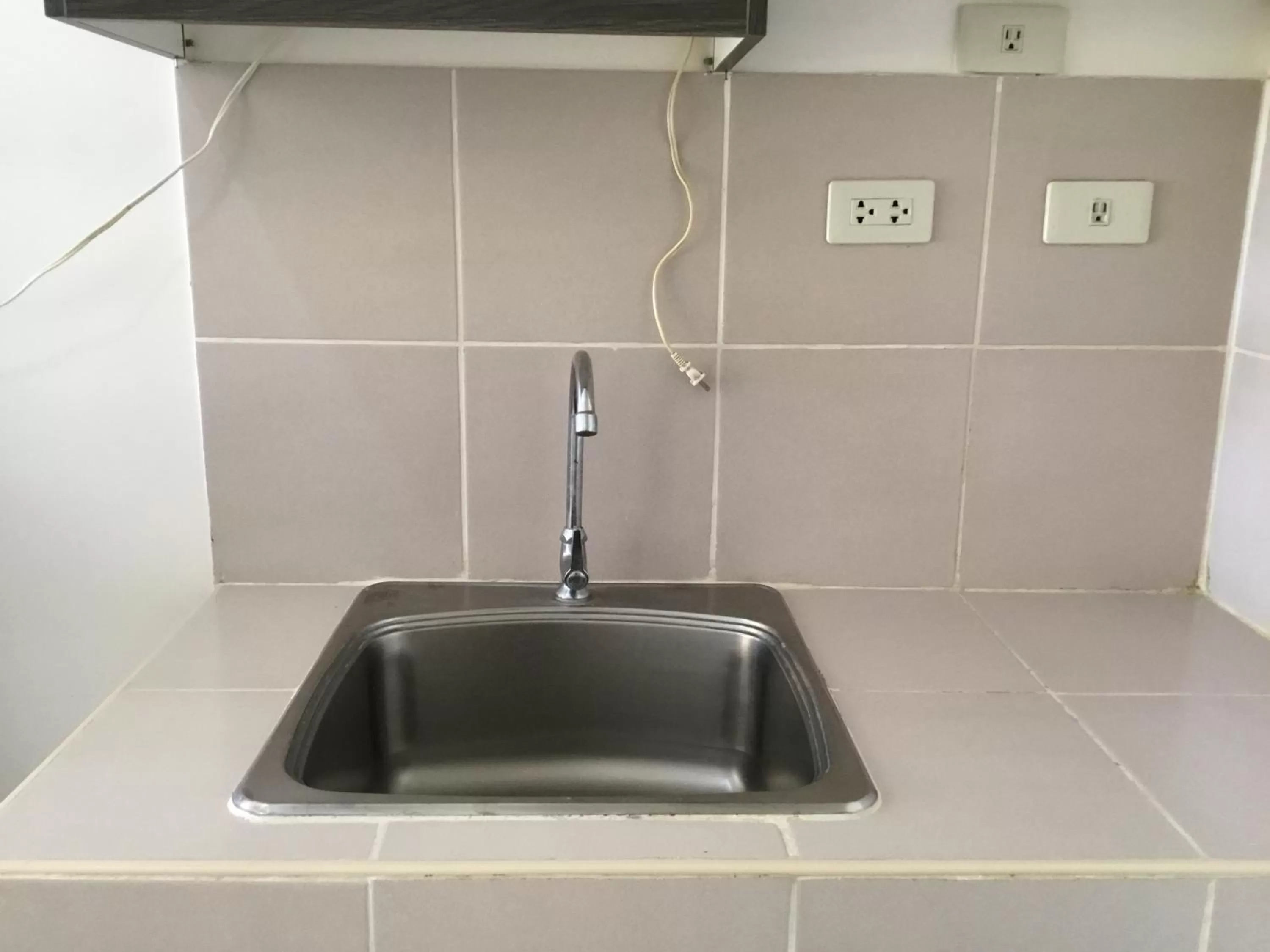 Condo with Free Swimming Pool & Viewing Deck