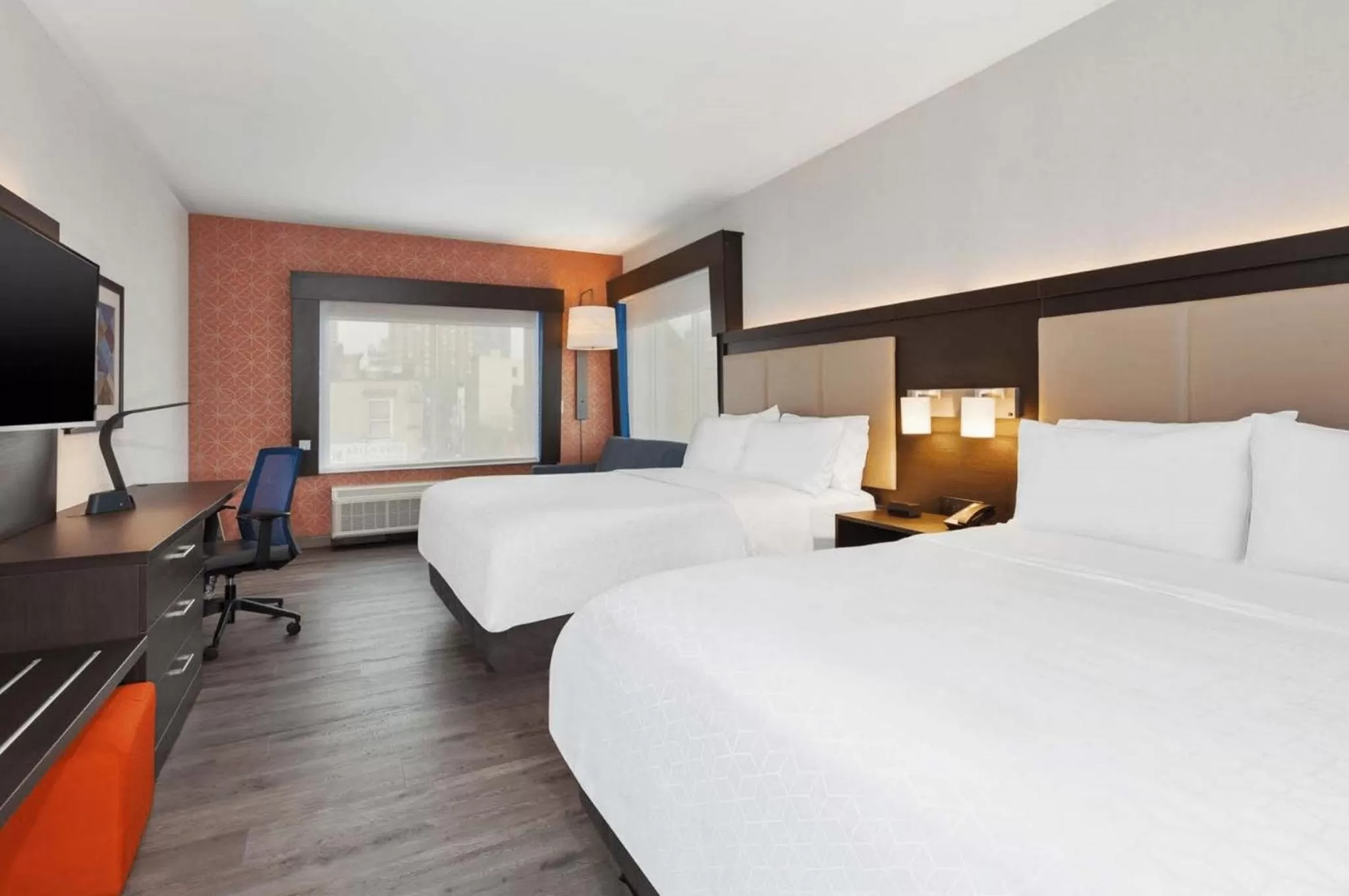 Photo of the whole room, Bed in Holiday Inn Express & Suites Jersey City - Holland Tunnel by IHG