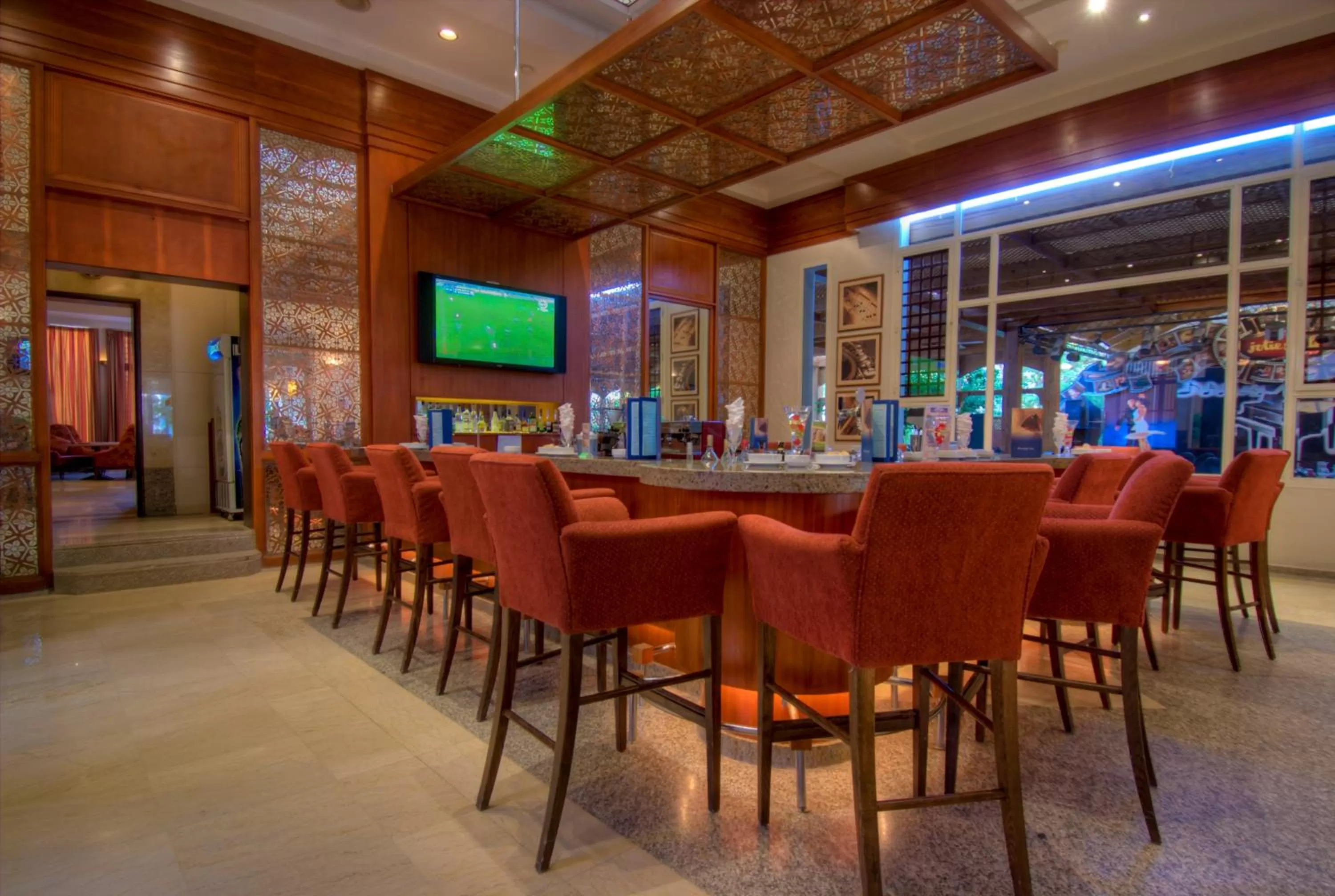 Lounge or bar in Maritim Jolie Ville Resort & Casino