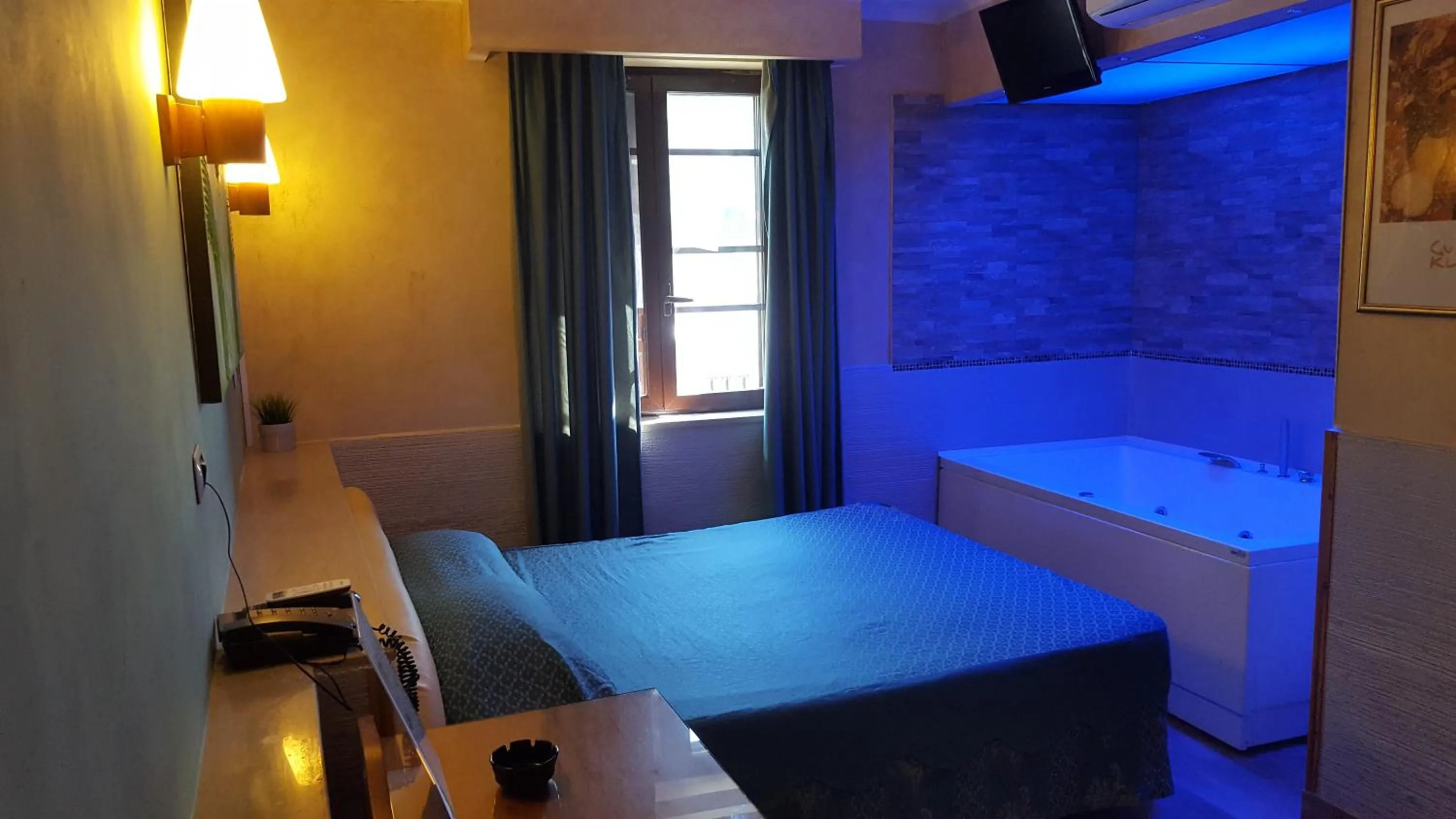 Bed in Hotel Kursaal