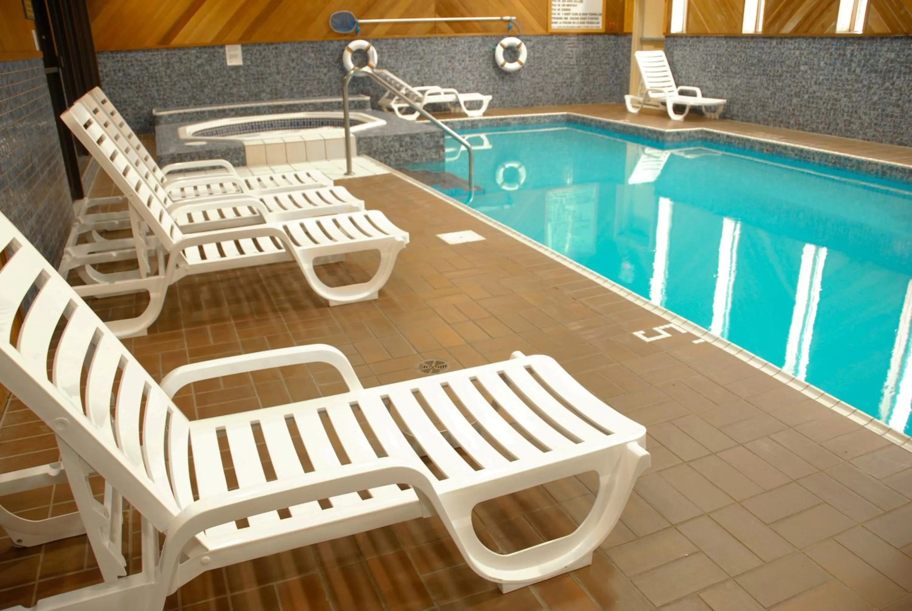 Swimming pool in Super 8 by Wyndham Campbellton NB