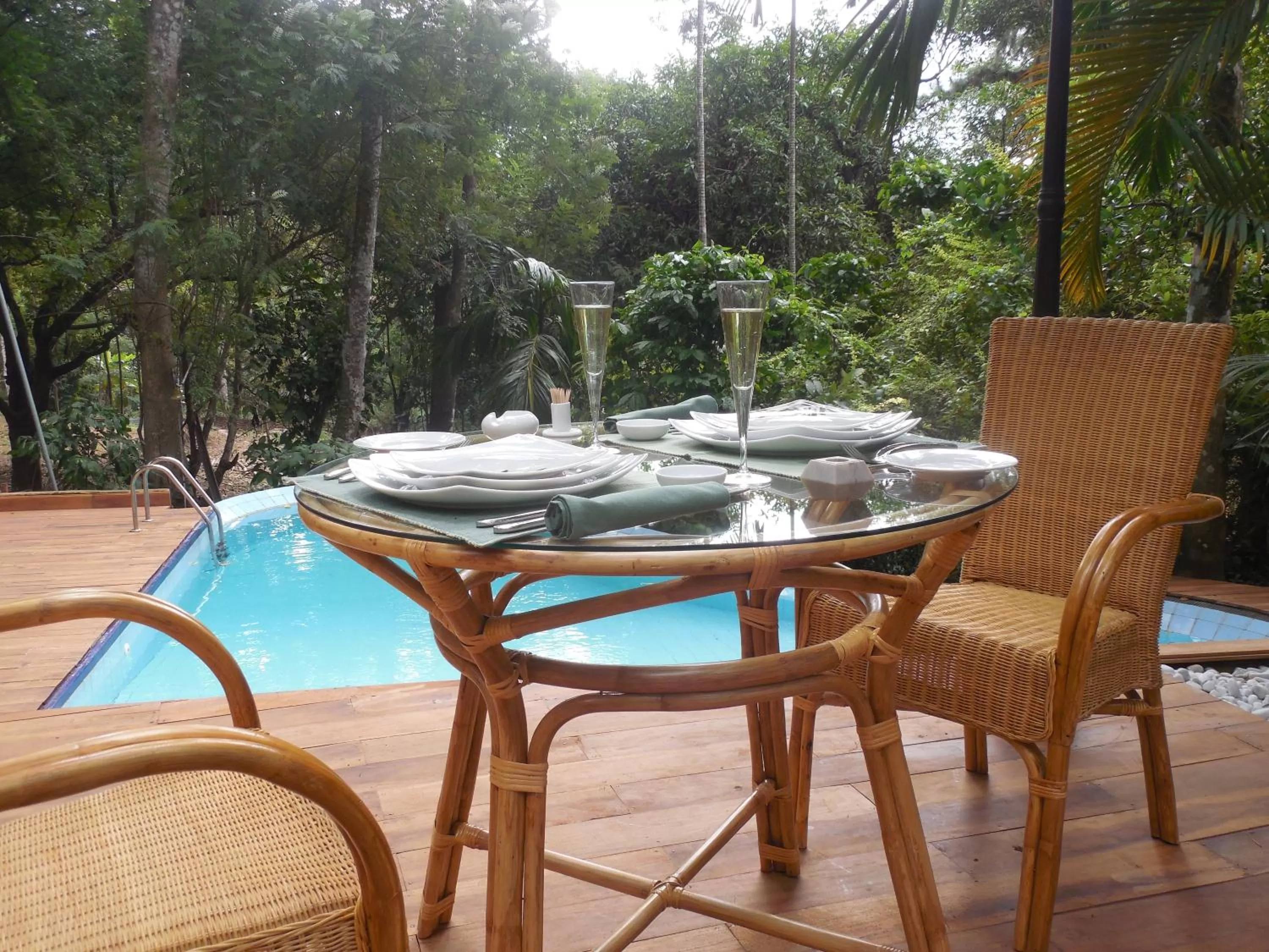 Property building, Restaurant/Places to Eat in Le leopard d 'argent