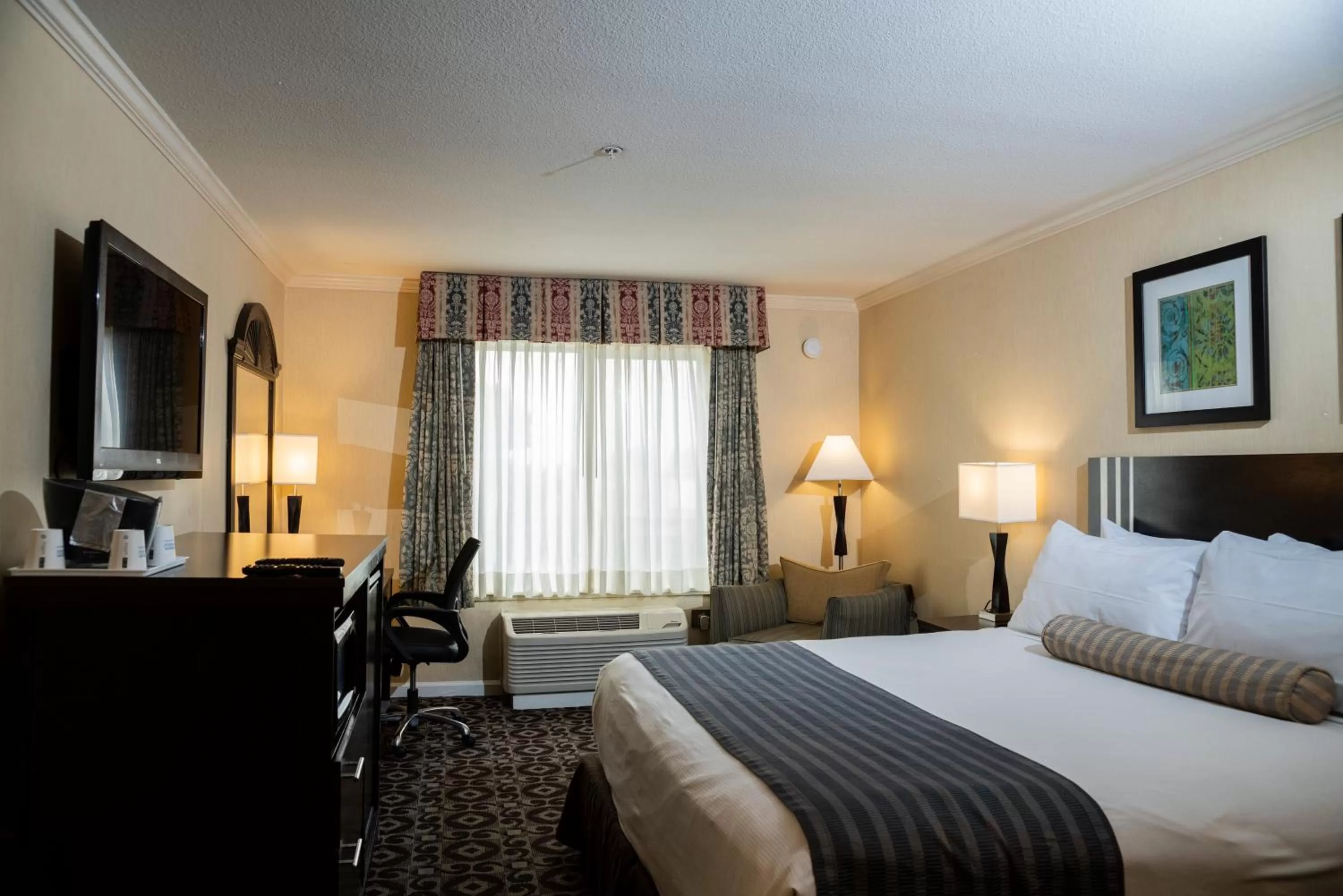 Photo of the whole room, Bed in Days Inn by Wyndham Concord