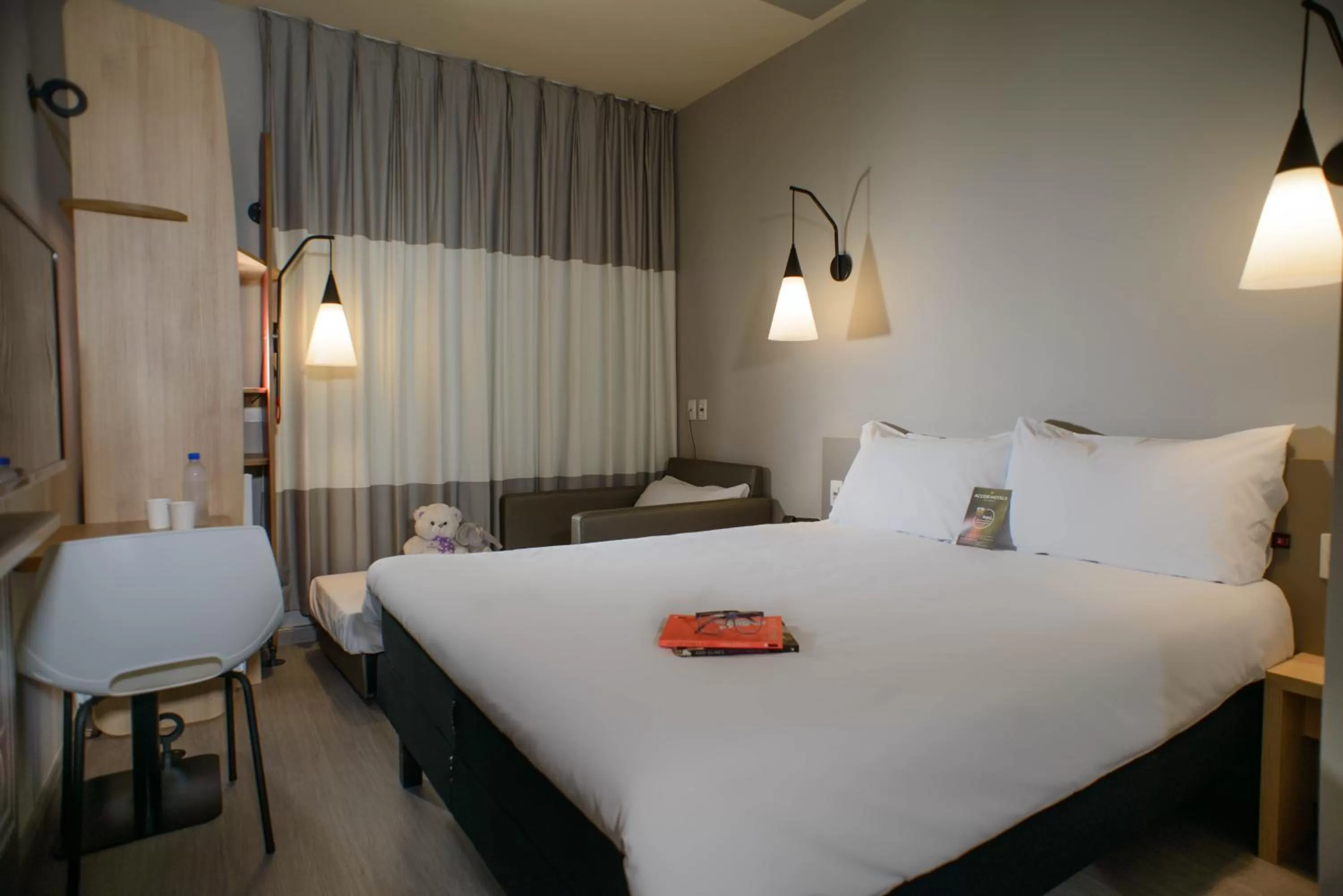 Photo of the whole room, Bed in ibis Itatiba