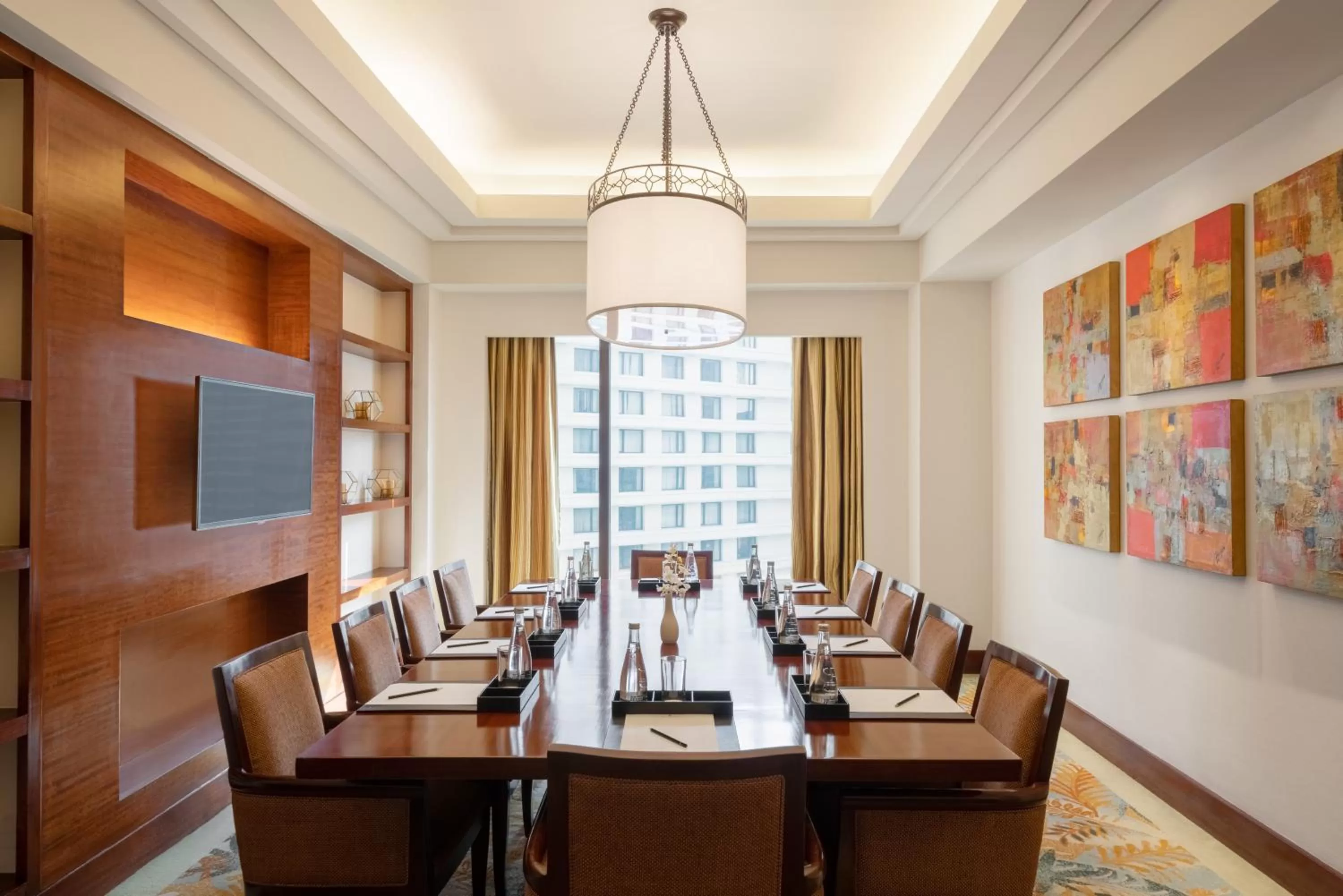 Business facilities in Edsa Shangri-La, Manila