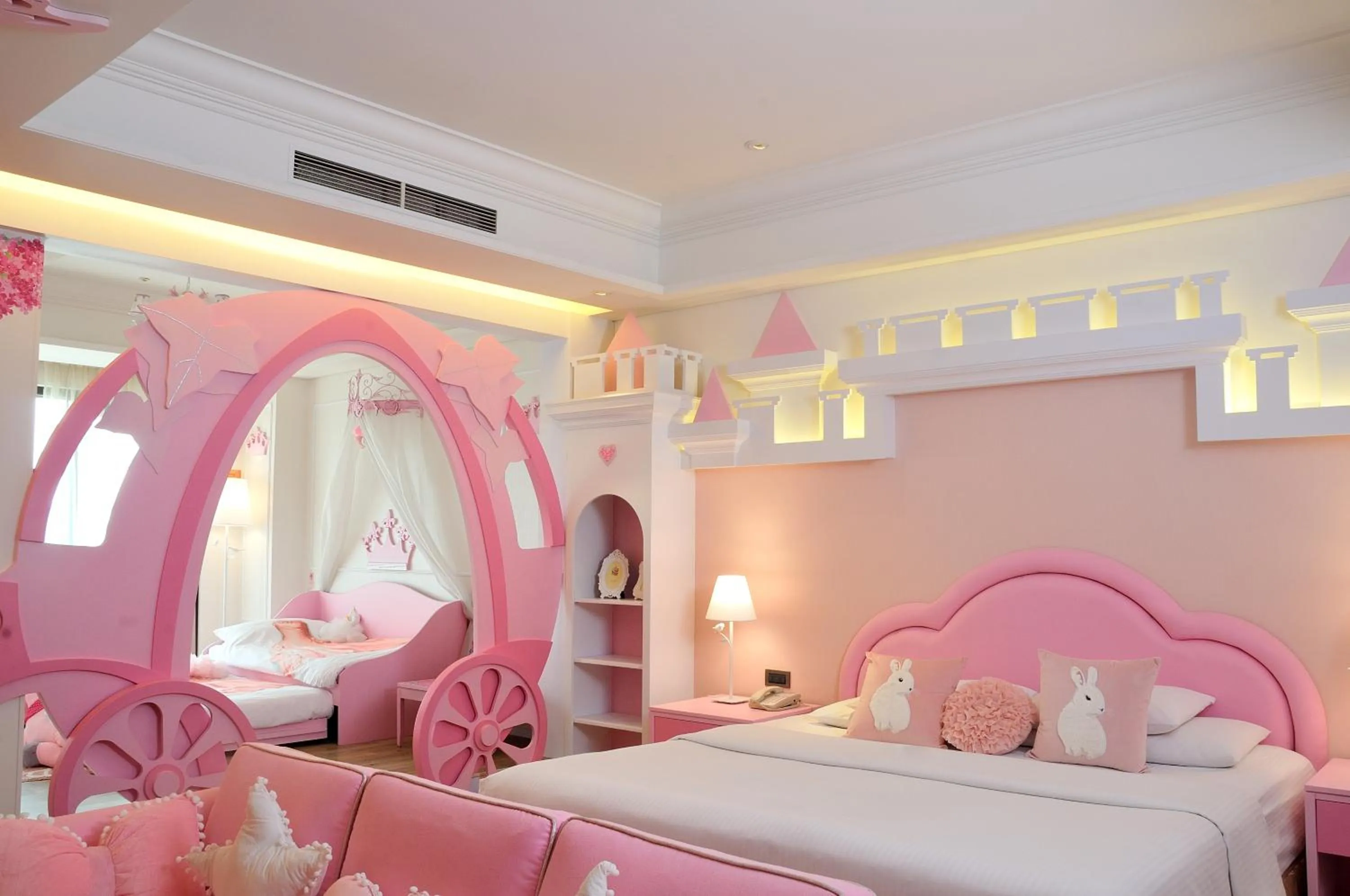 Family, Bed in E-DA Royal Hotel