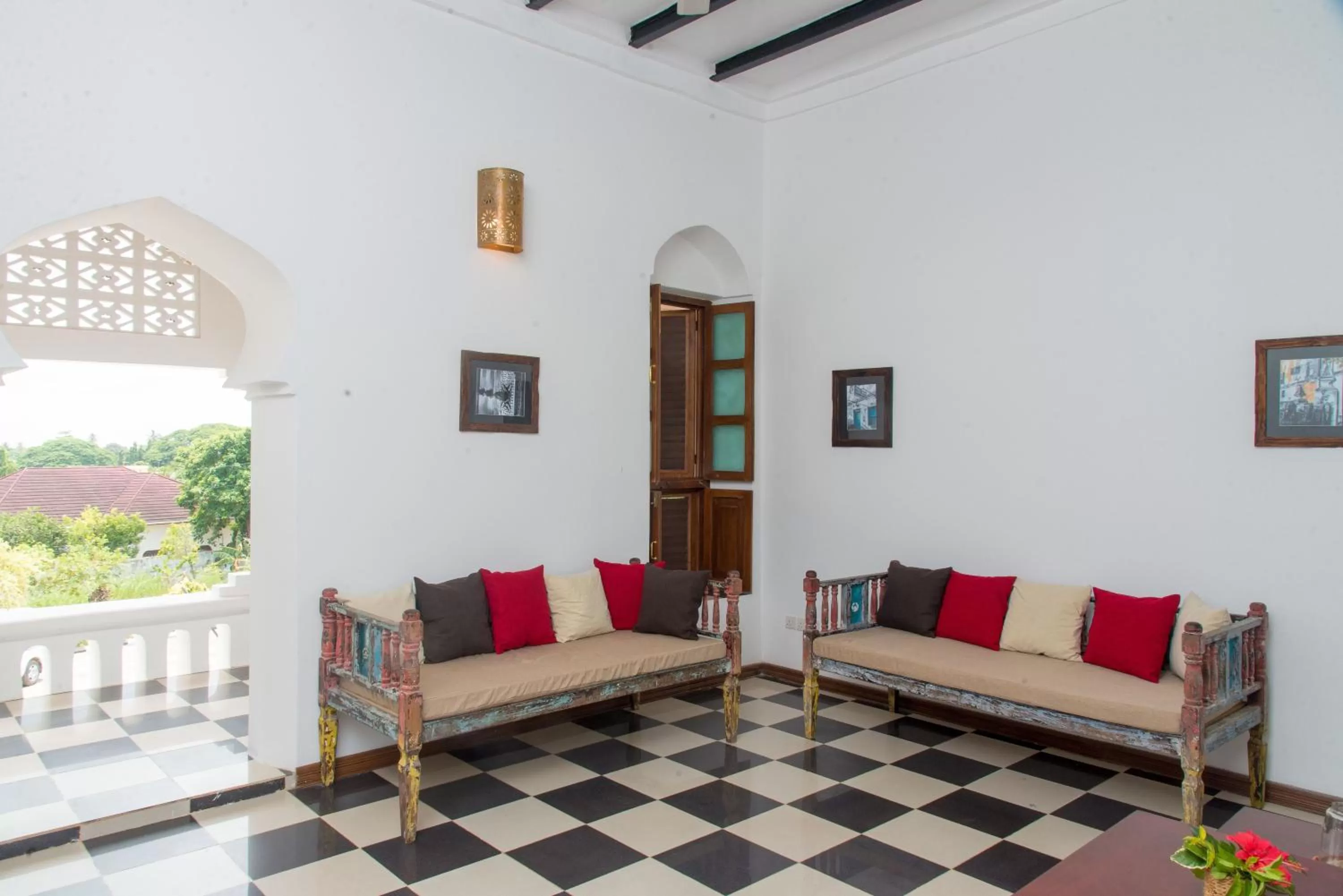 Living room in The Manor House by Sansi