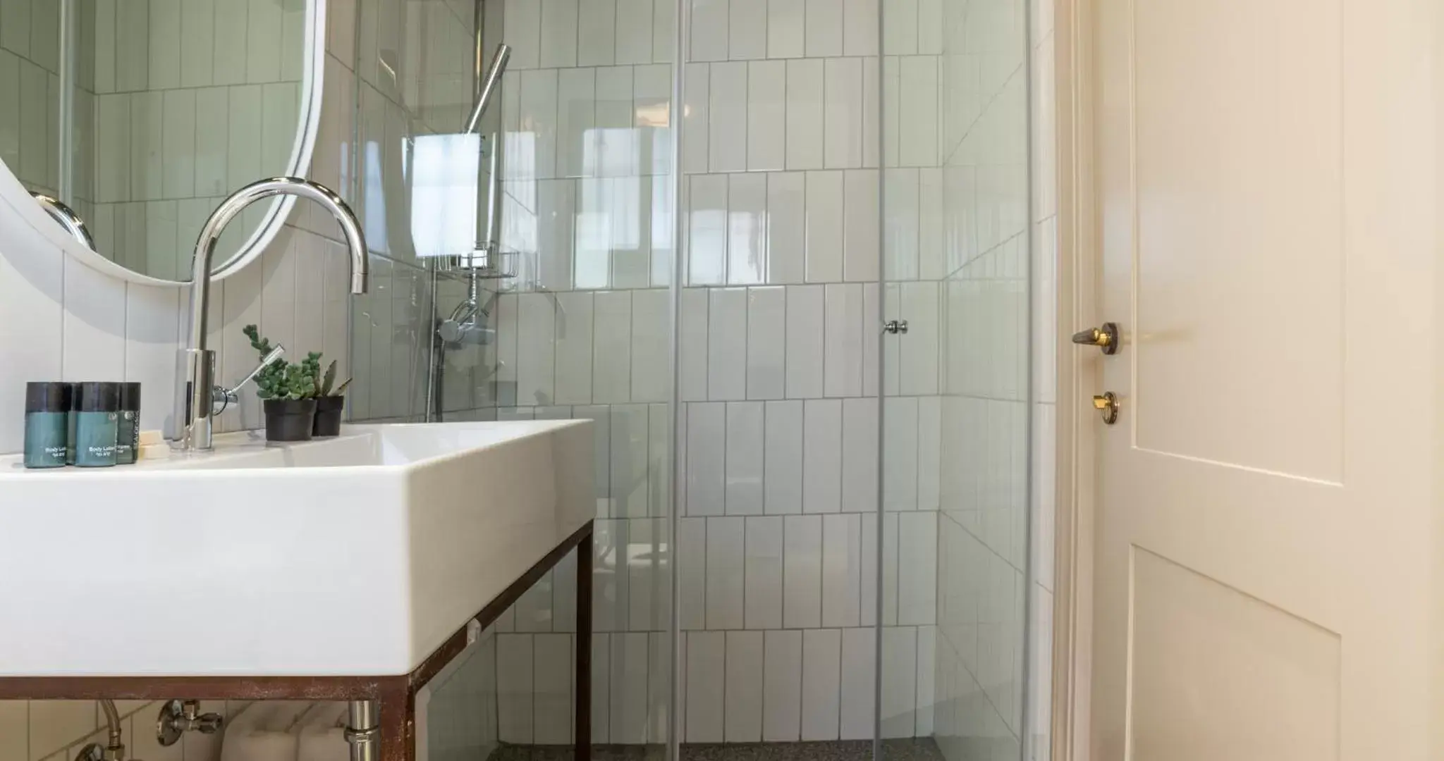 Superior Twin Room in Ruby Superior Twin Room in Ruby