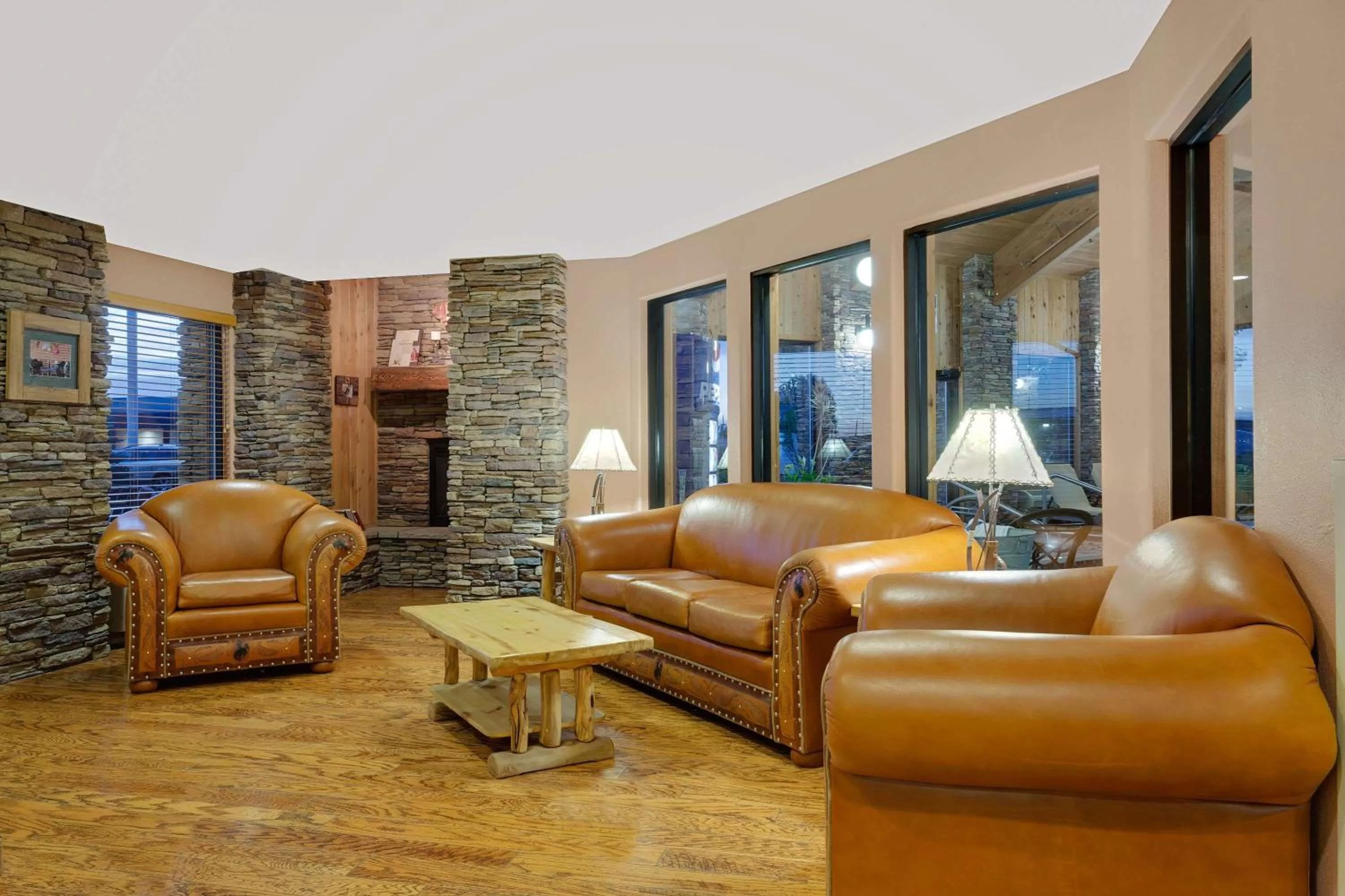 Lobby or reception in Pinedale Hotel & Suites