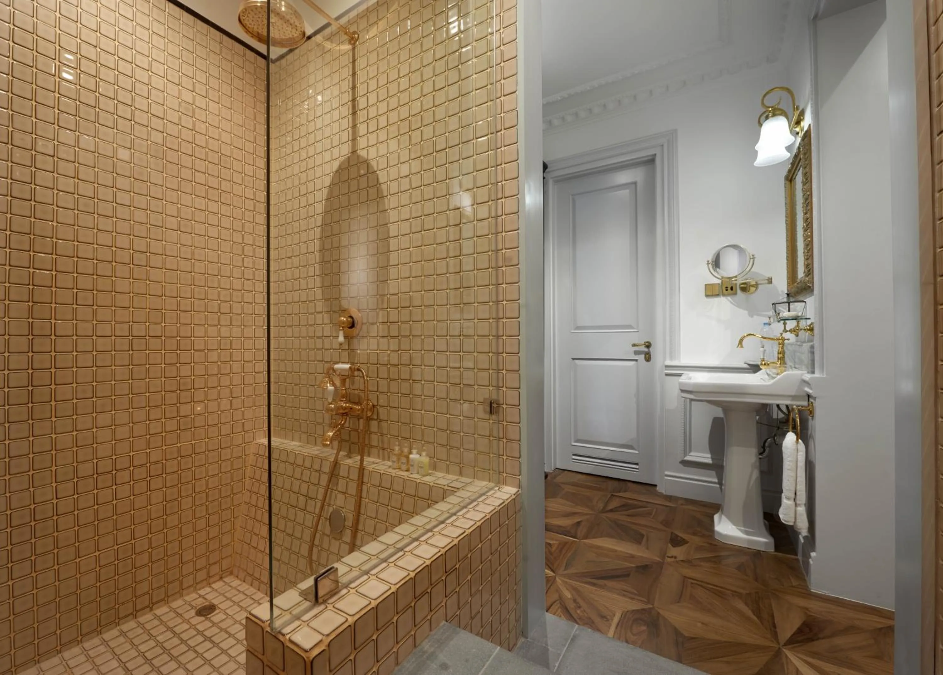 Bathroom in The Gunawarman