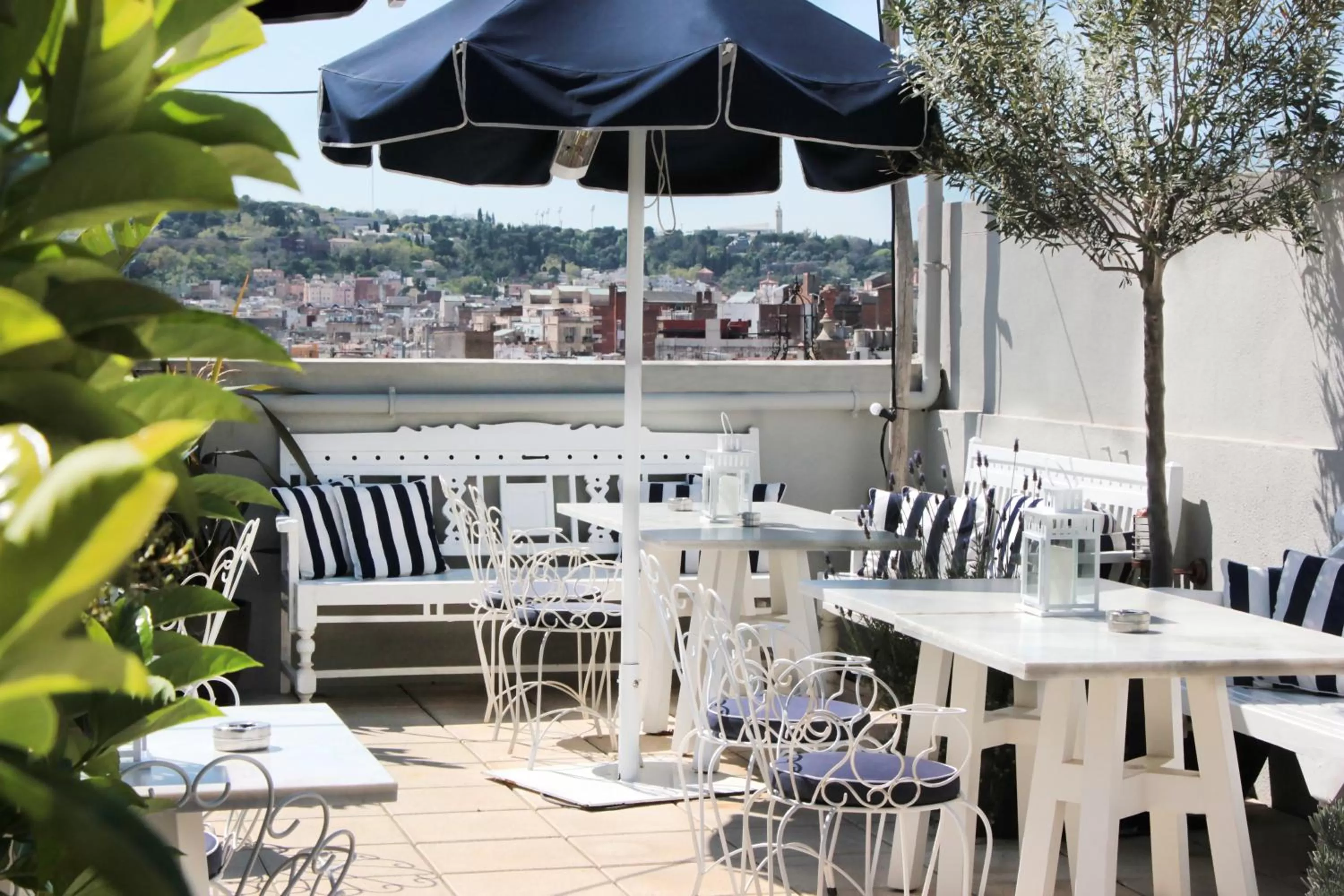 Balcony/Terrace in Hotel Midmost by Majestic Hotel Group