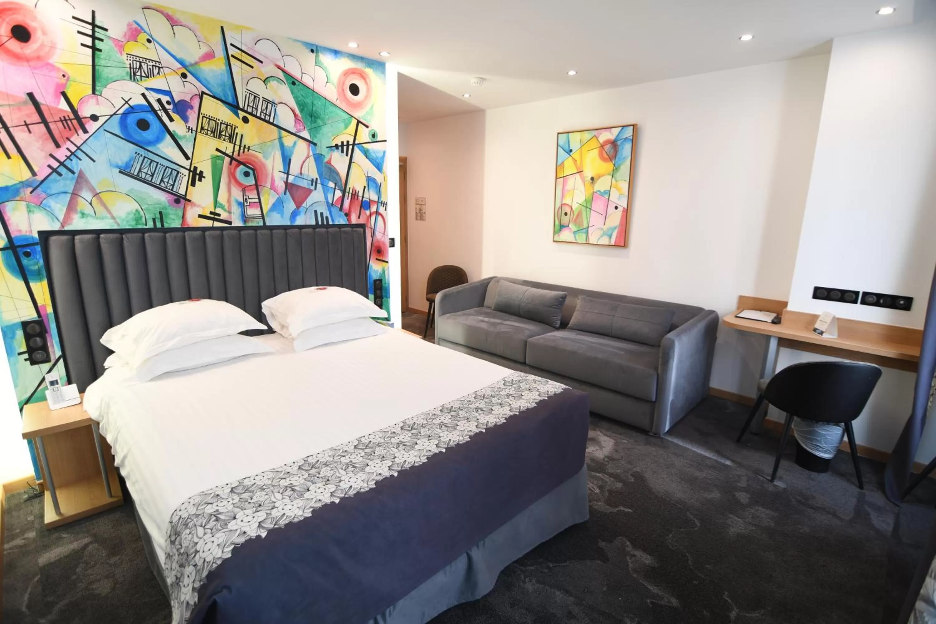 Decorative detail, Bed in Hotel Aida Opera