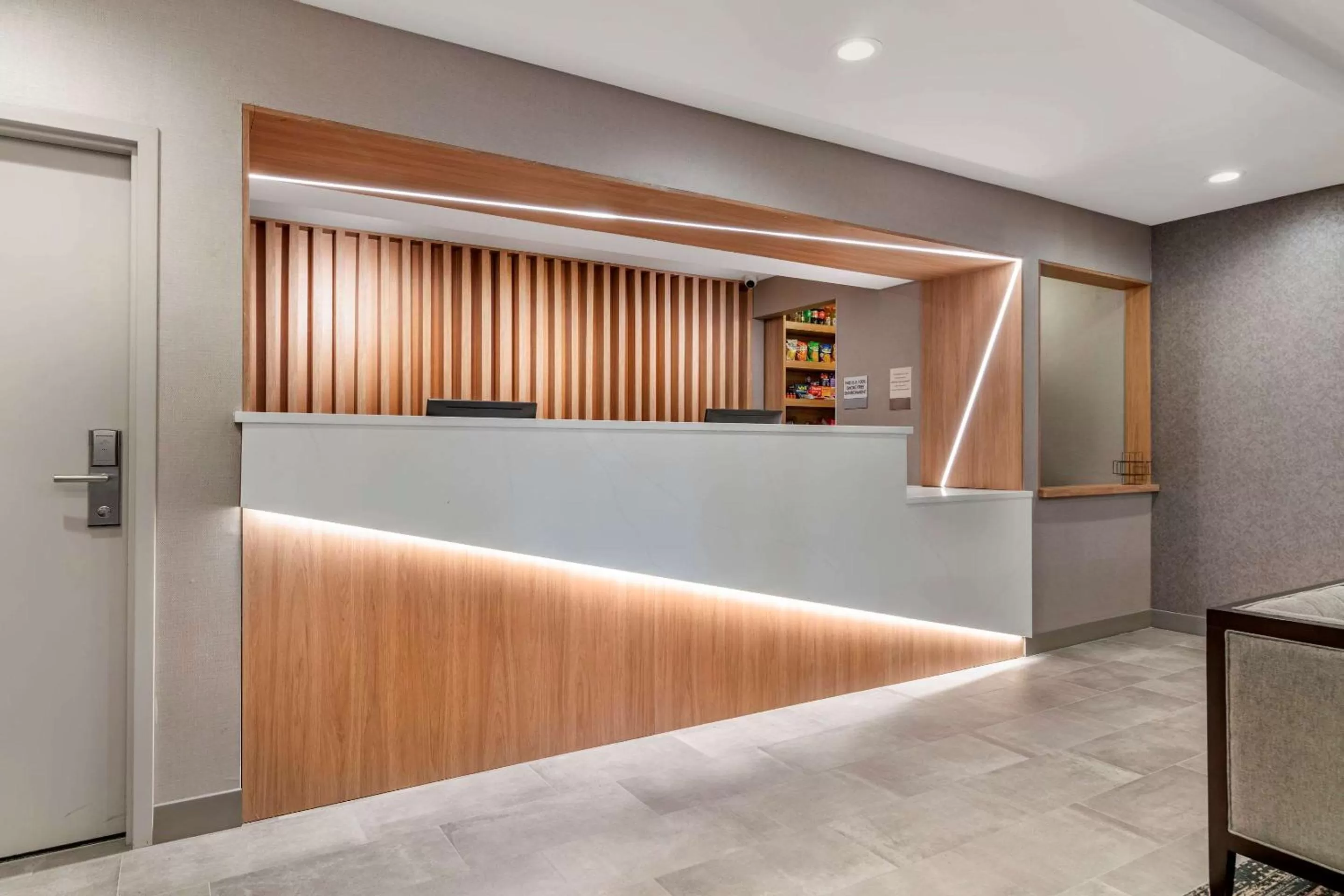 Lobby or reception in Clarion Inn Nashua