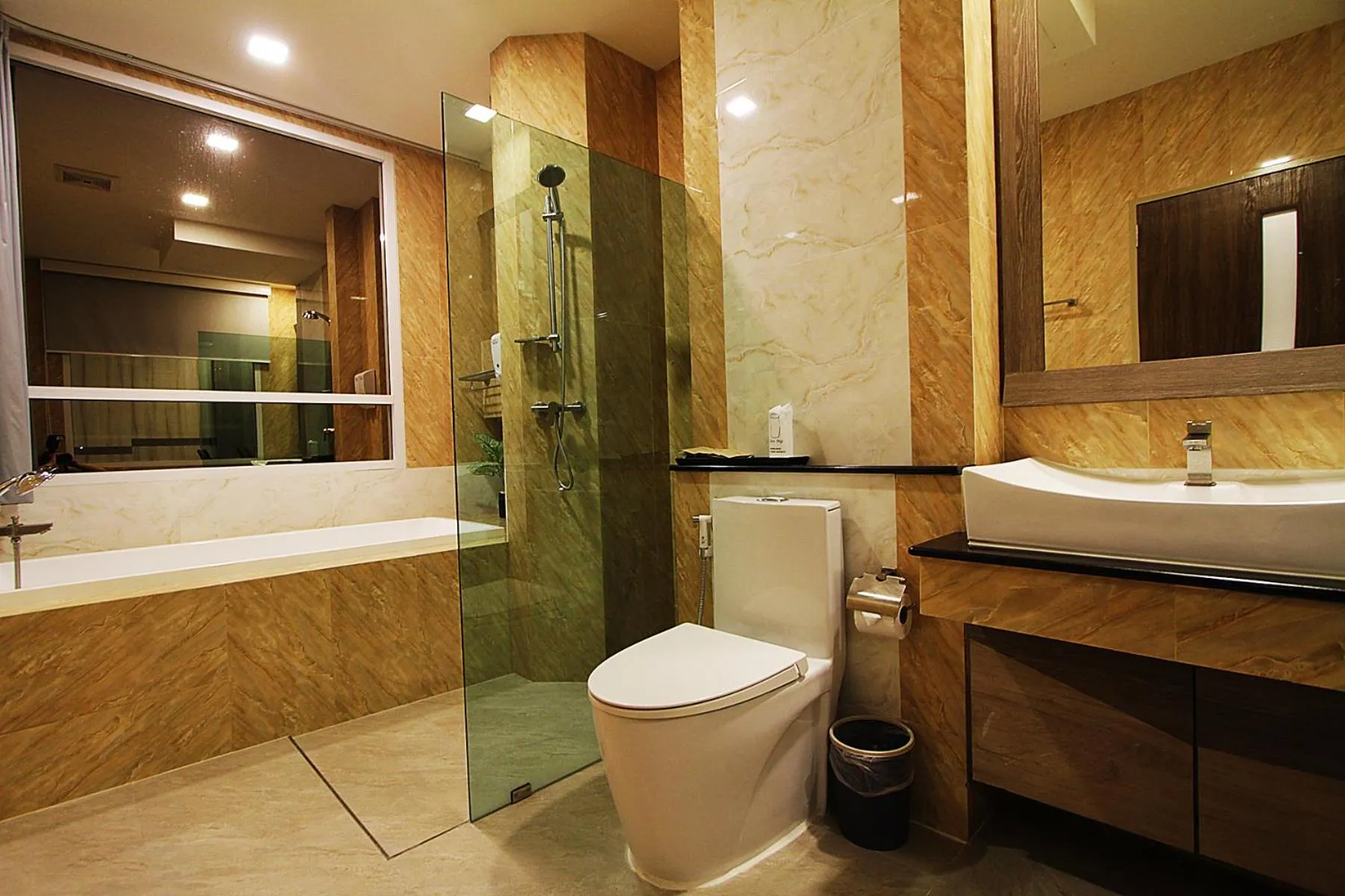 Bathroom in The Contrast i Hotel