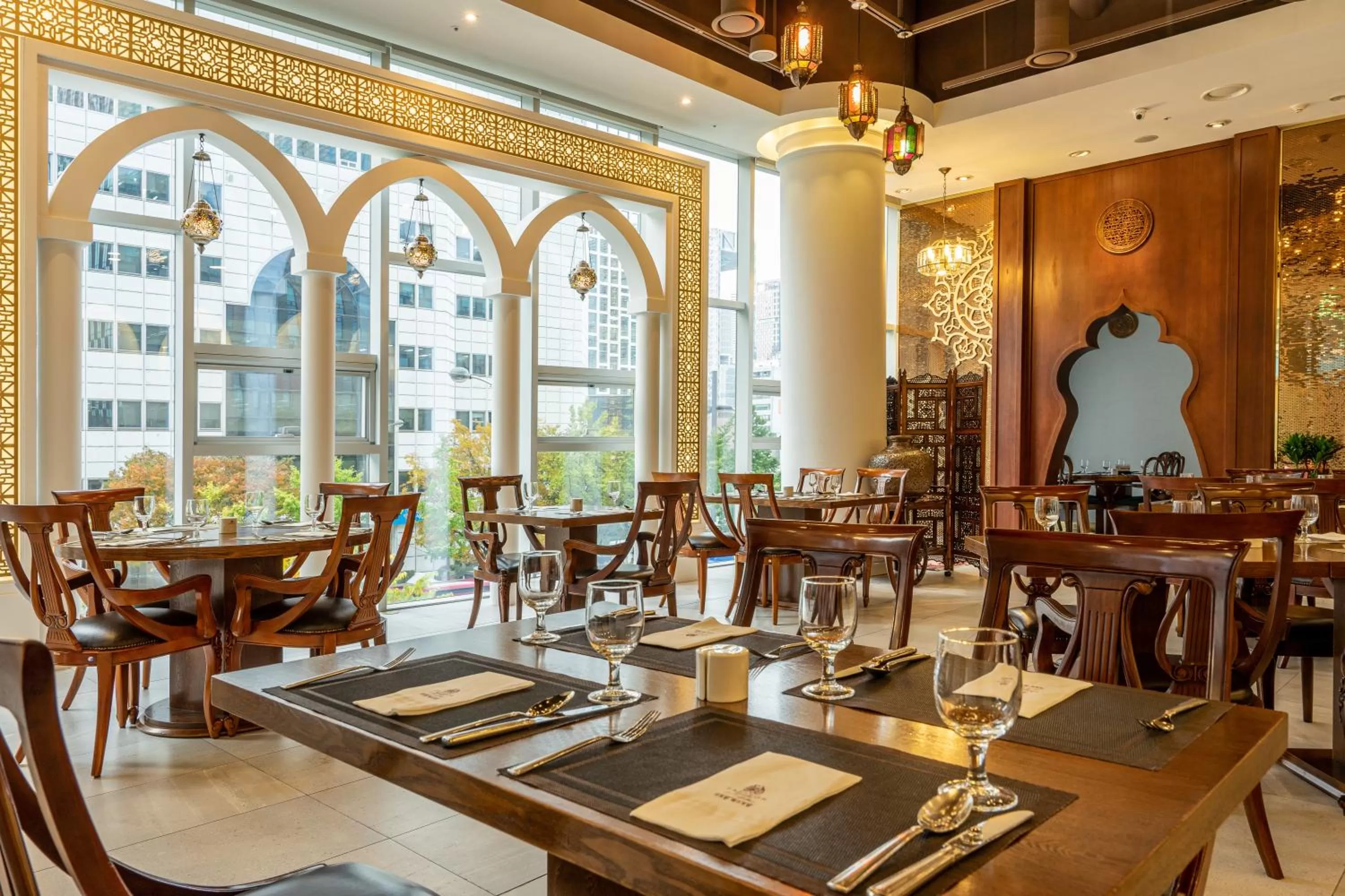 Restaurant/places to eat in LOTTE CITY HOTEL Myeongdong