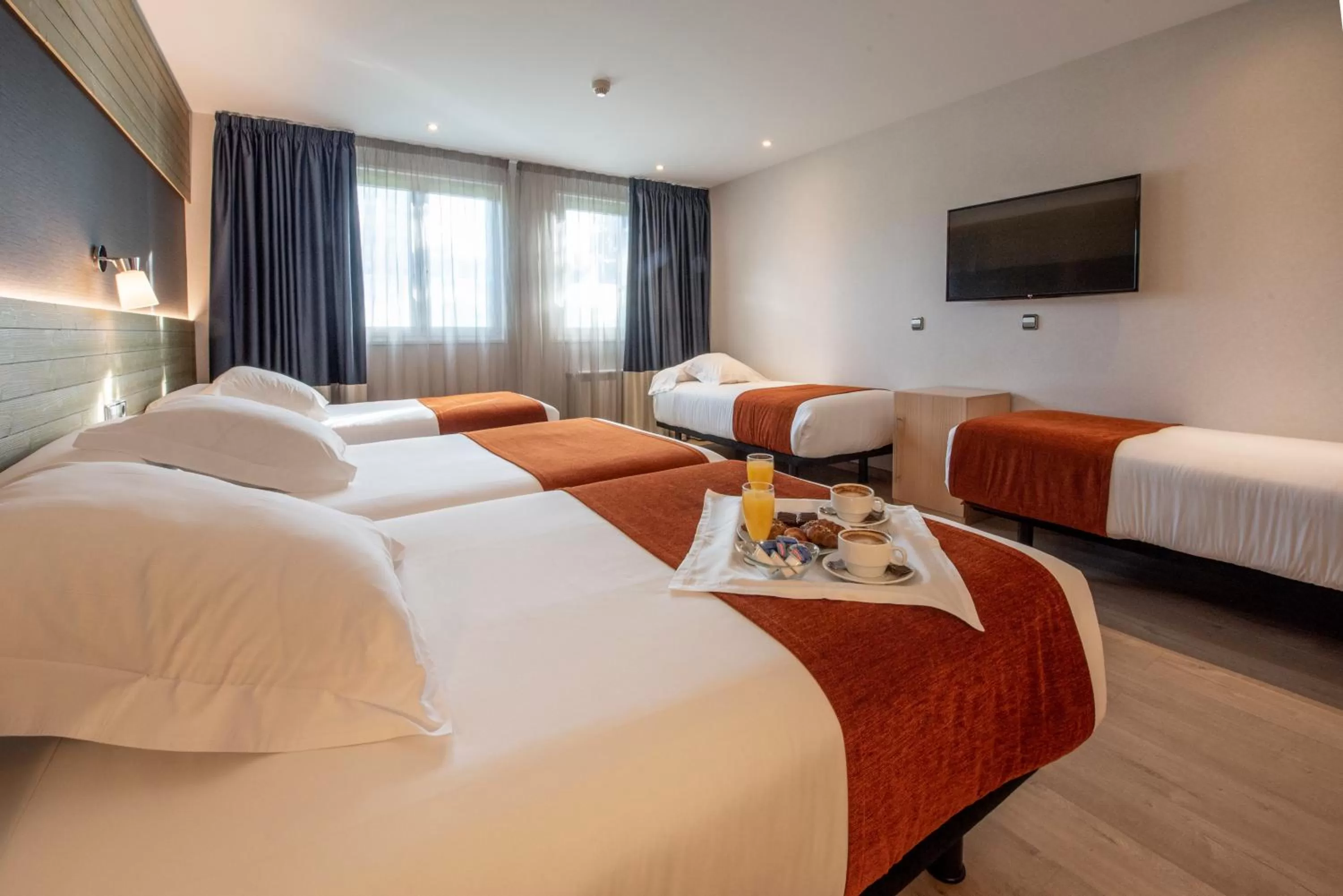 Decorative detail, Bed in Hotel Avenida