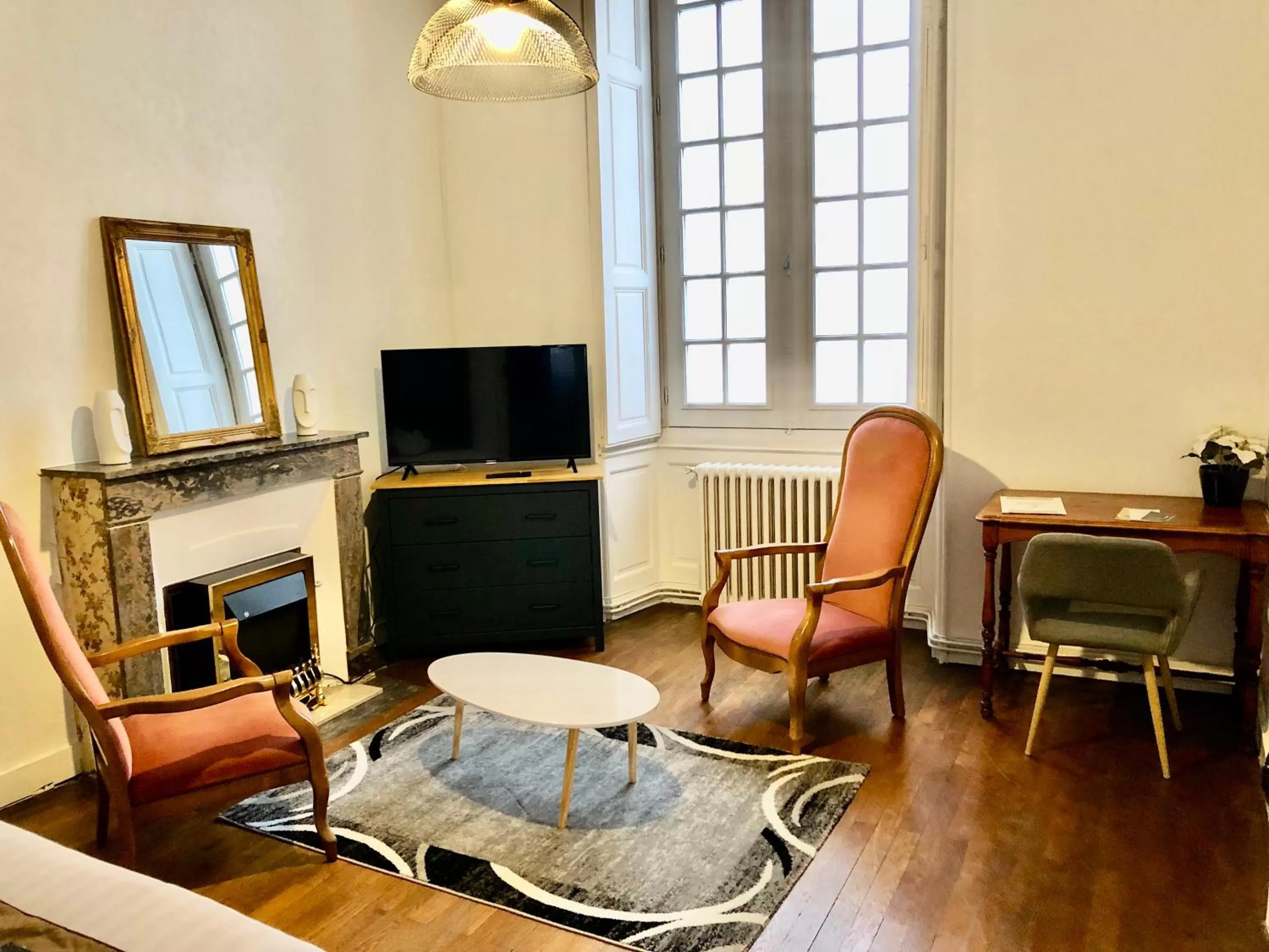Seating Area in Hôtel Particulier CHÂTEAU DES MARAIS Proximité et vue sur le Lac de Grand lieu