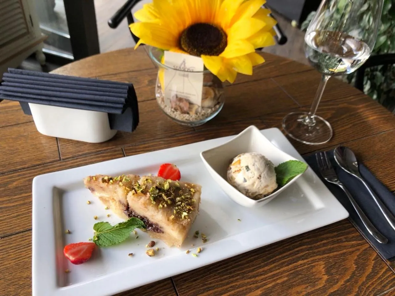 Food in All Seasons Residence Design Hotel - Free parking