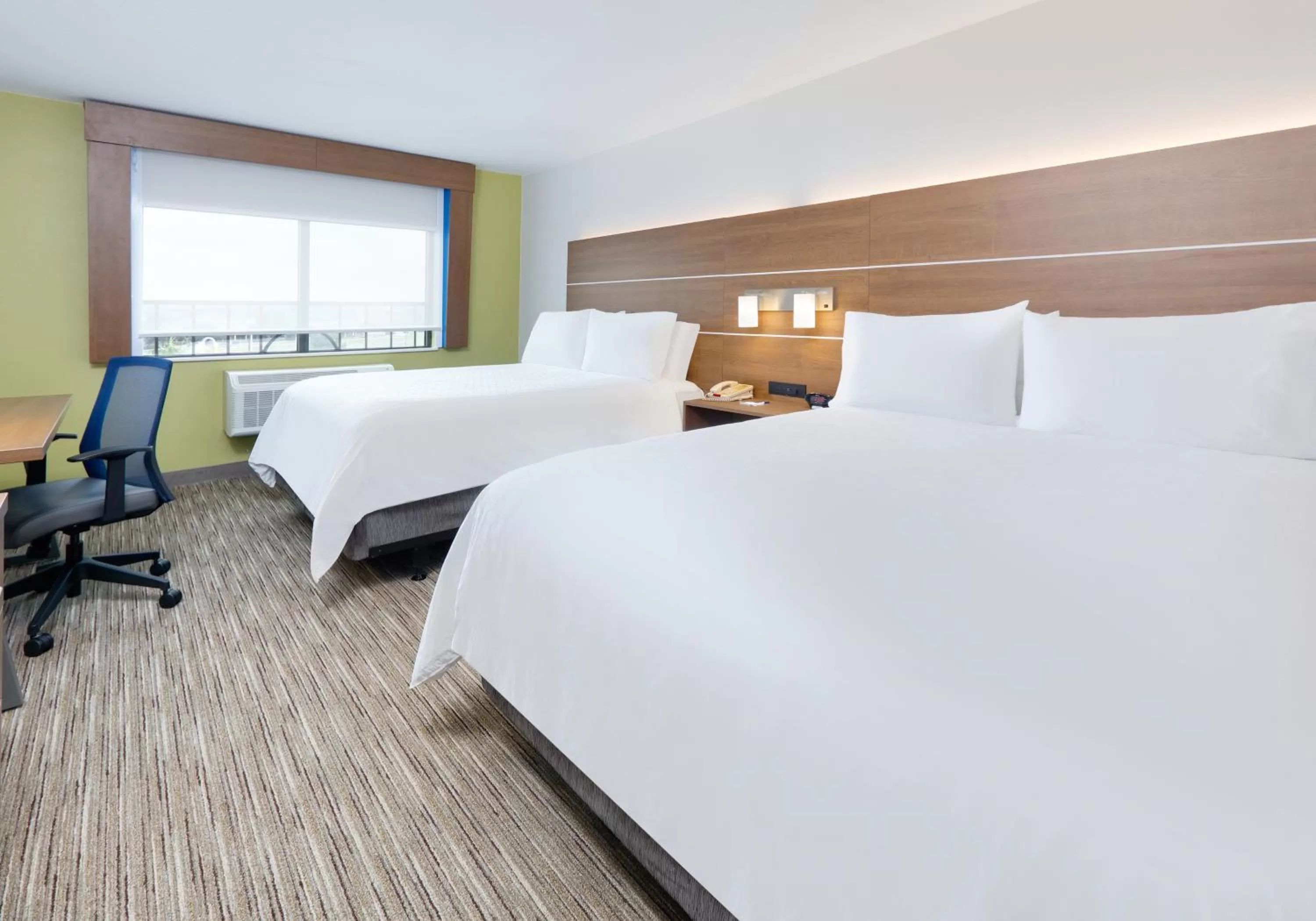 Bed in Holiday Inn Express & Suites San Antonio NW near SeaWorld by IHG