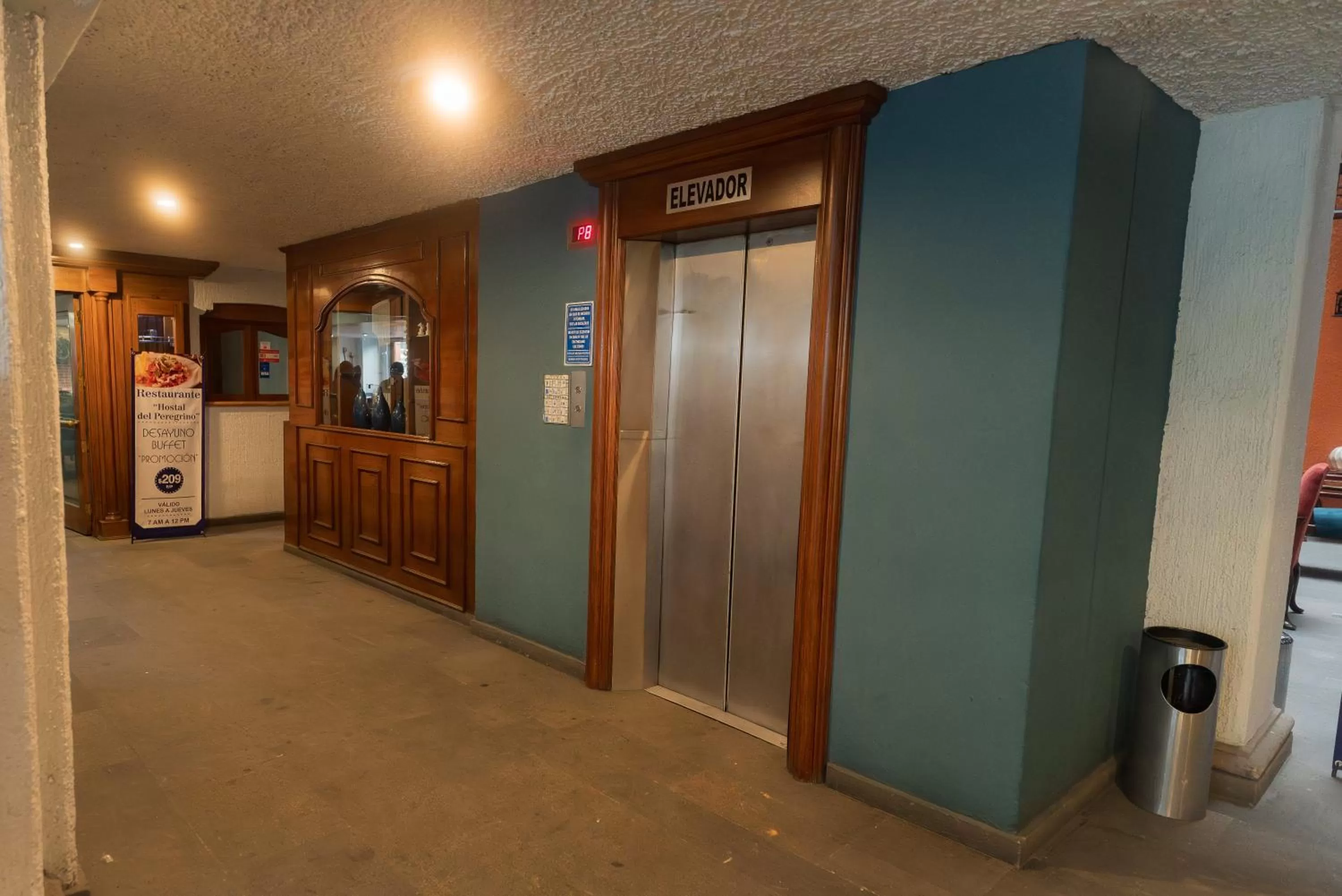 elevator in Hotel Santiago De Compostela - Guadalajara Centro Historico