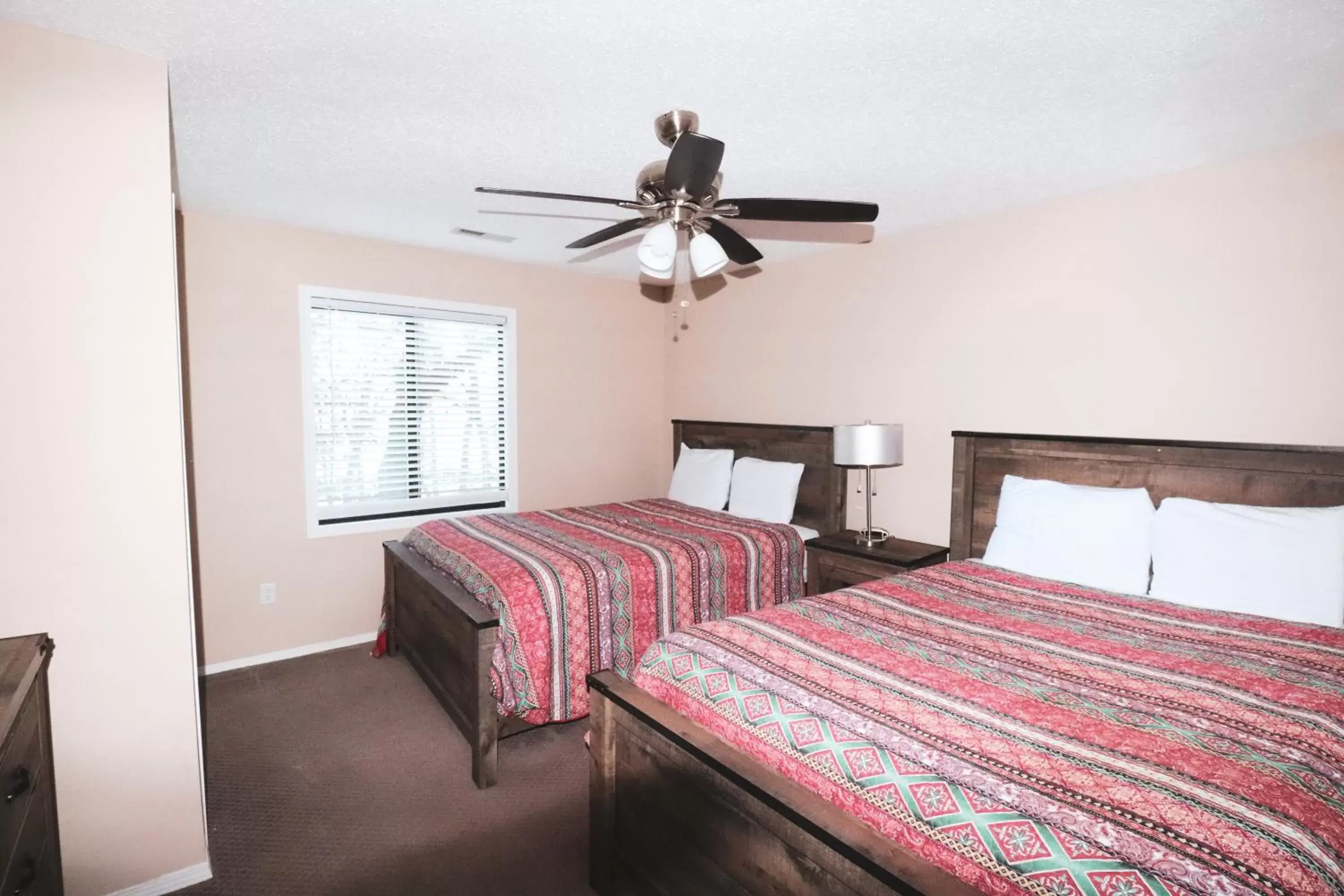 Suite with Balcony in Table Rock Resorts at Indian Point Suite with Balcony in Table Rock Resorts at Indian Point