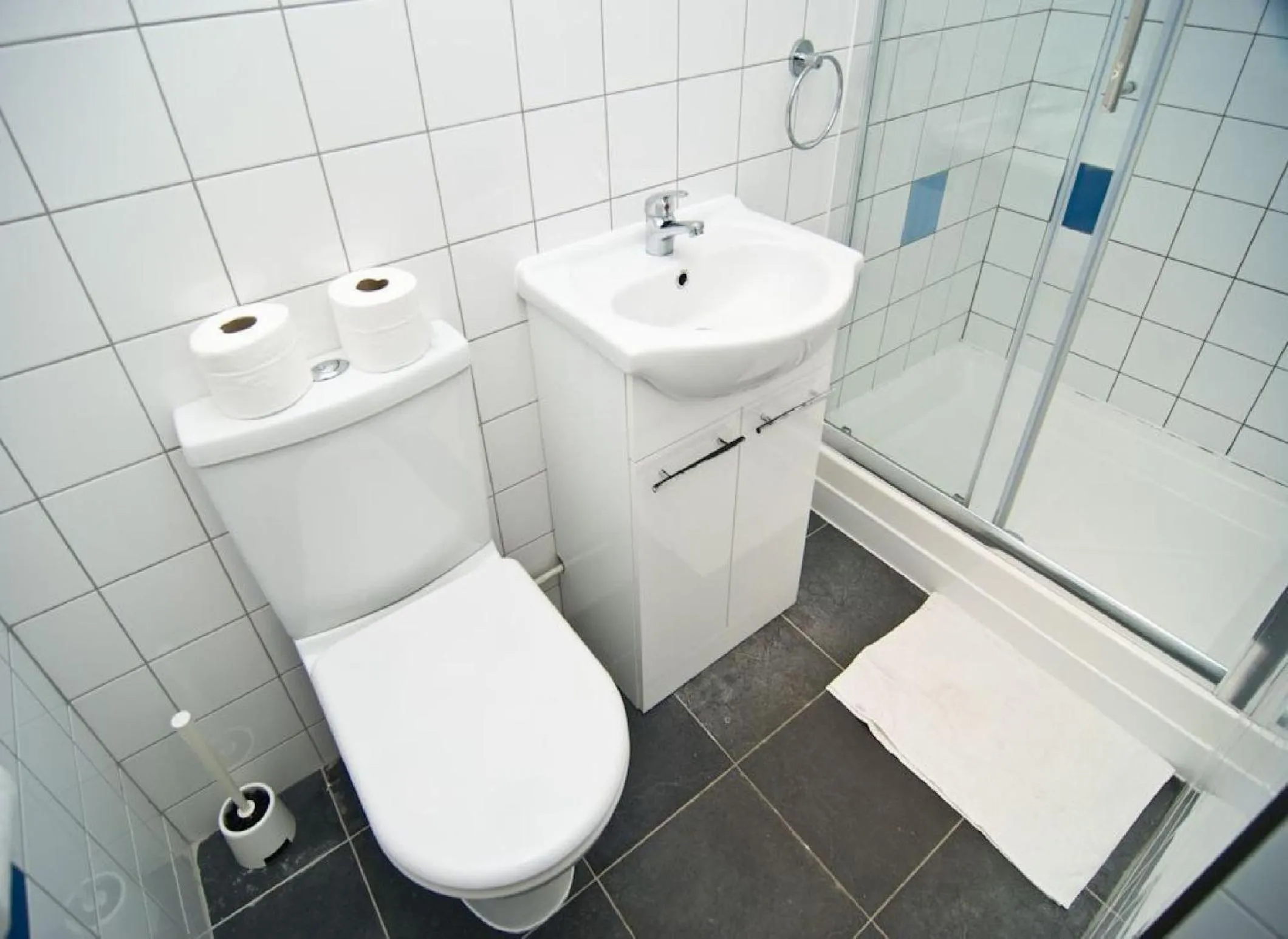 Bathroom in Charlie Hotel