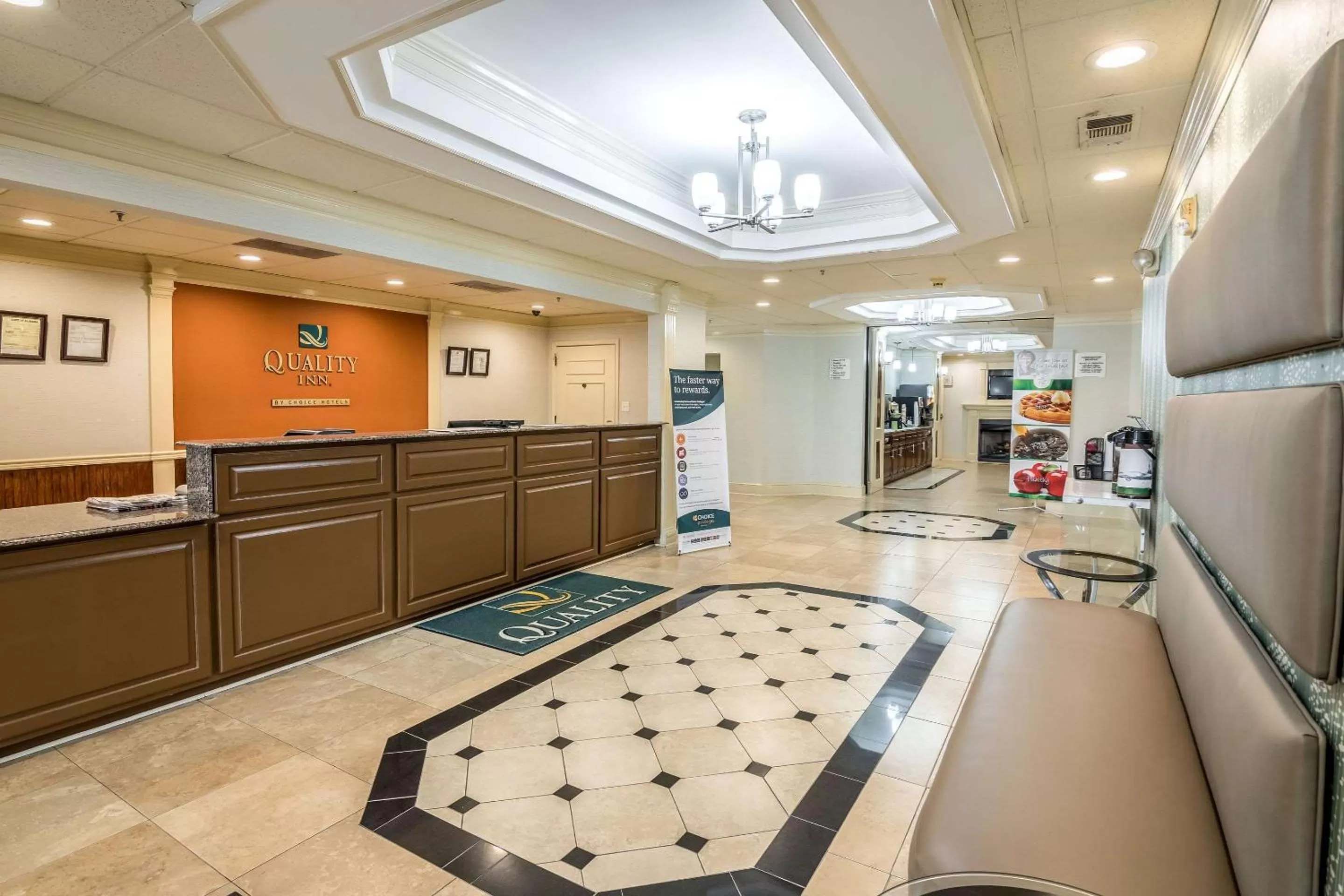 Lobby or reception in Quality Inn Alexander City