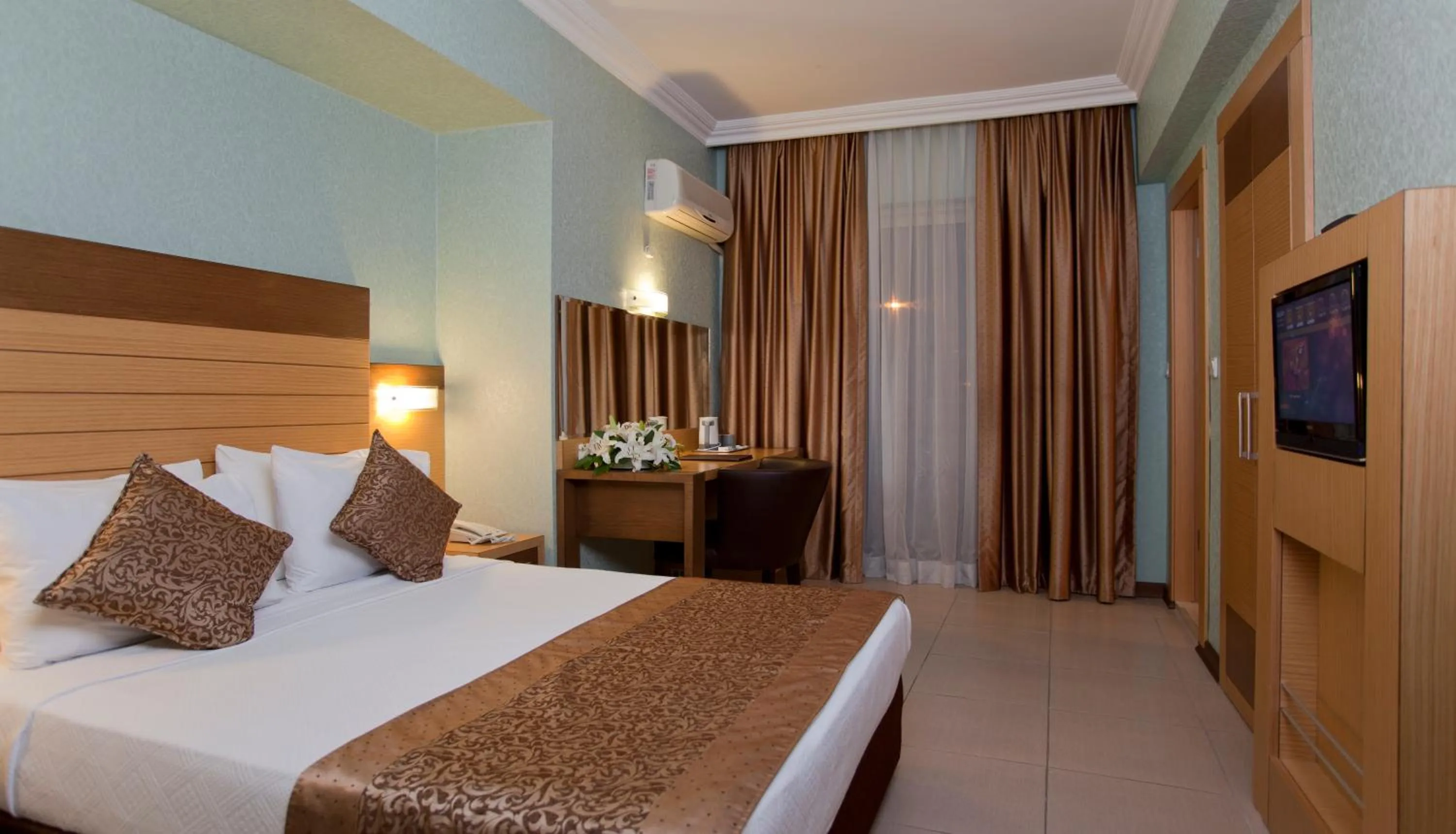 Photo of the whole room, Bed in Remi Hotel