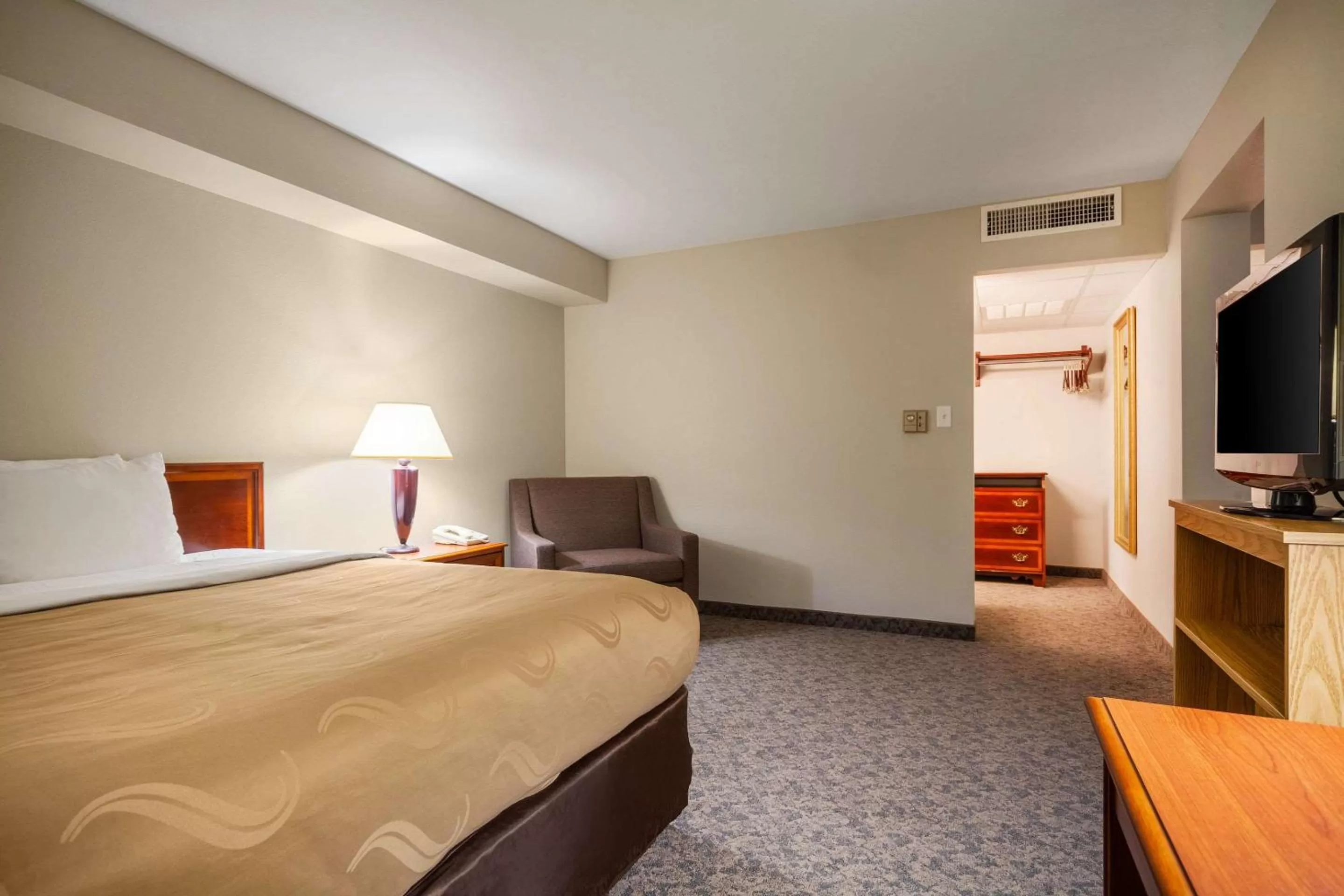 Bedroom, Bed in Suburban Studios I-80 Grand Island