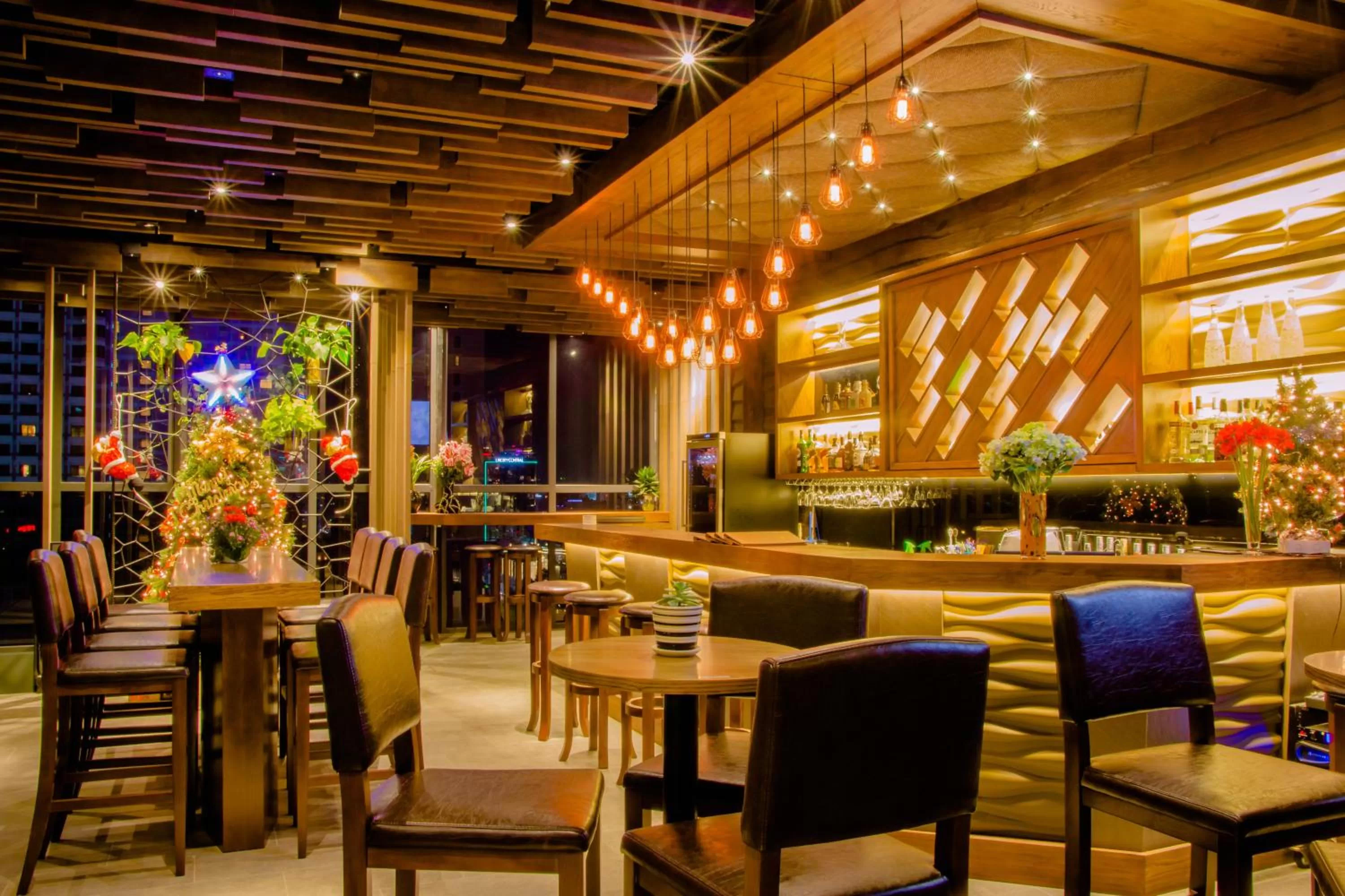 Restaurant/Places to Eat in Northern Saigon Hotel