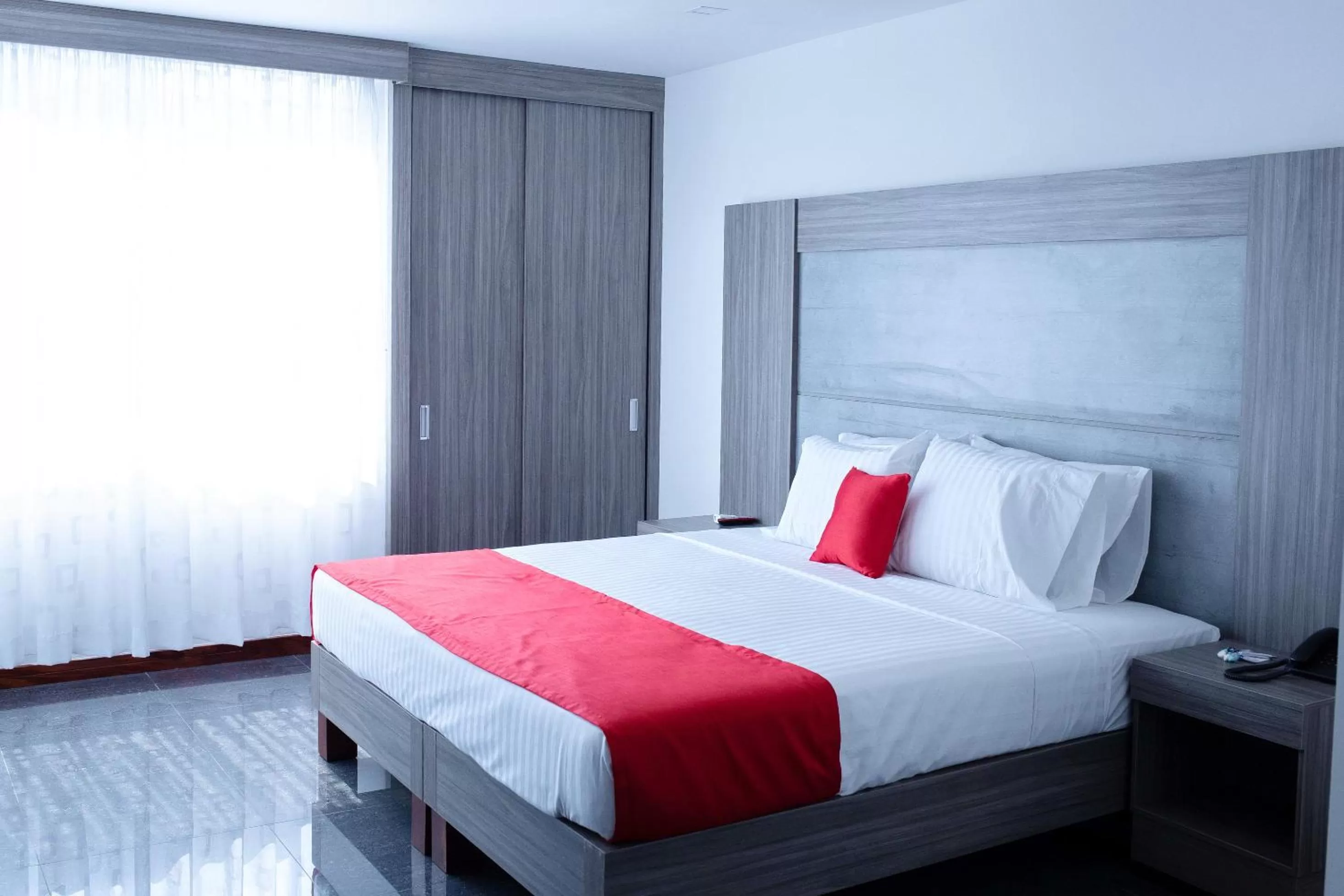 BE Suites Hotel Cali