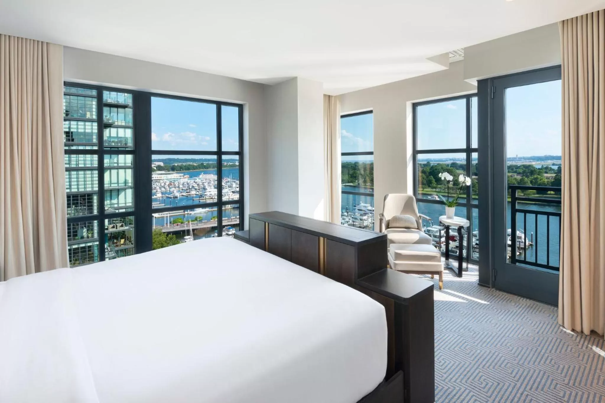 Photo of the whole room, Bed in InterContinental - Washington D.C. - The Wharf by IHG