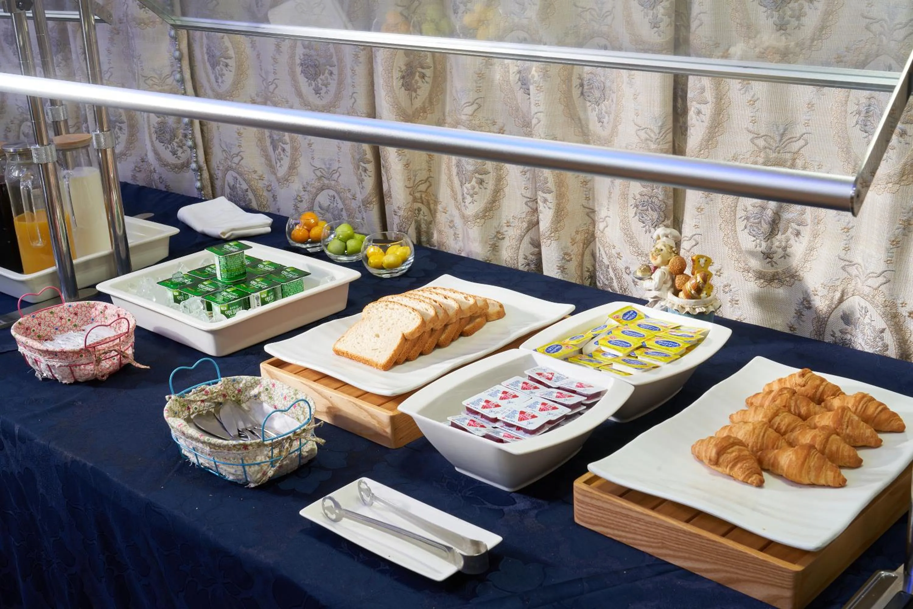 Breakfast in Gyeongju GG Tourist Hotel