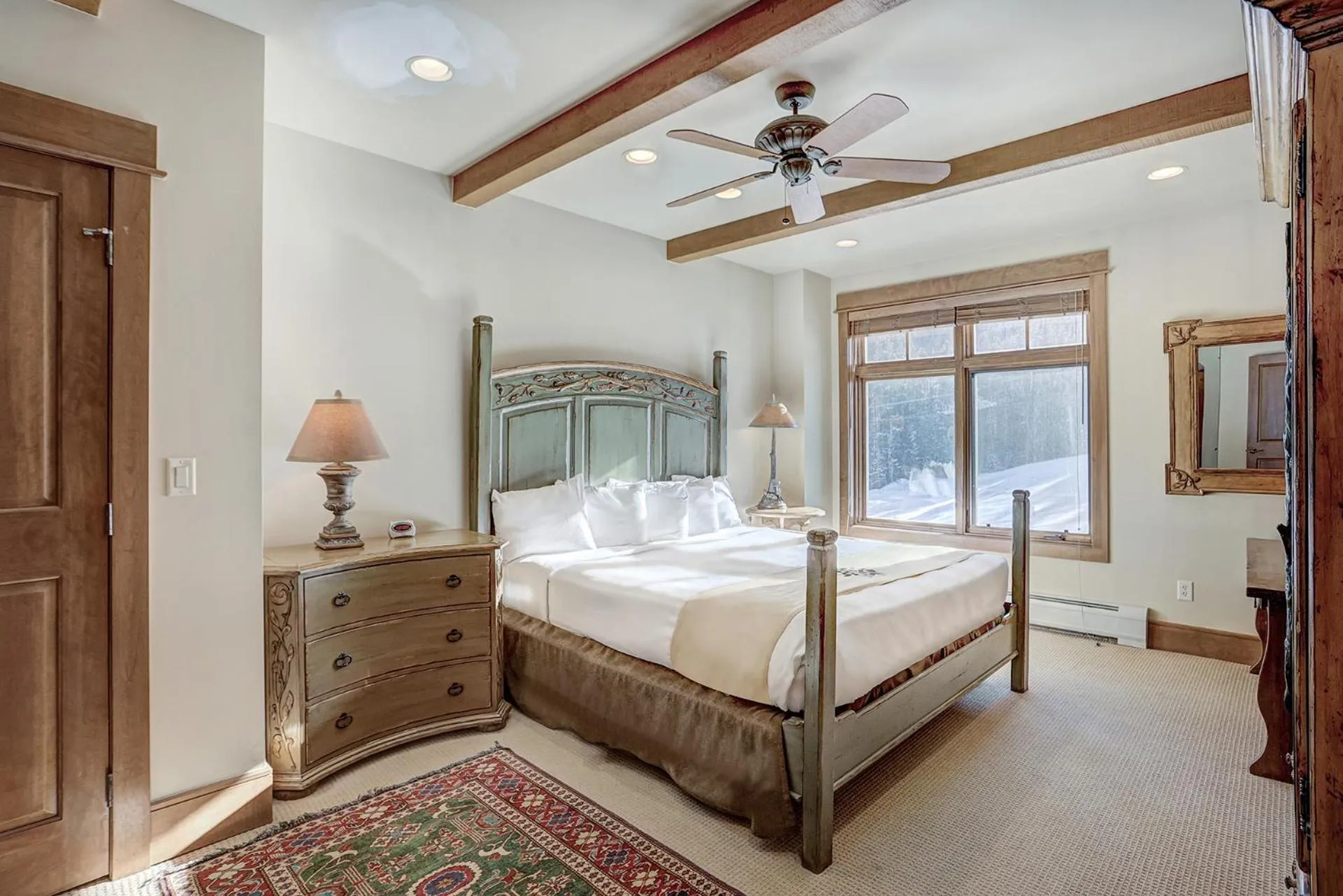 Bed in Timbers & Lone Eagle by Vail Resorts