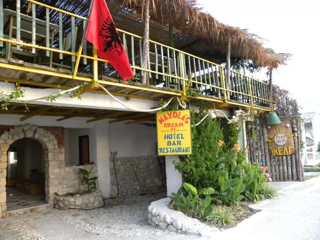 Facade/entrance, Property Building in Maxola's Dream Orikum