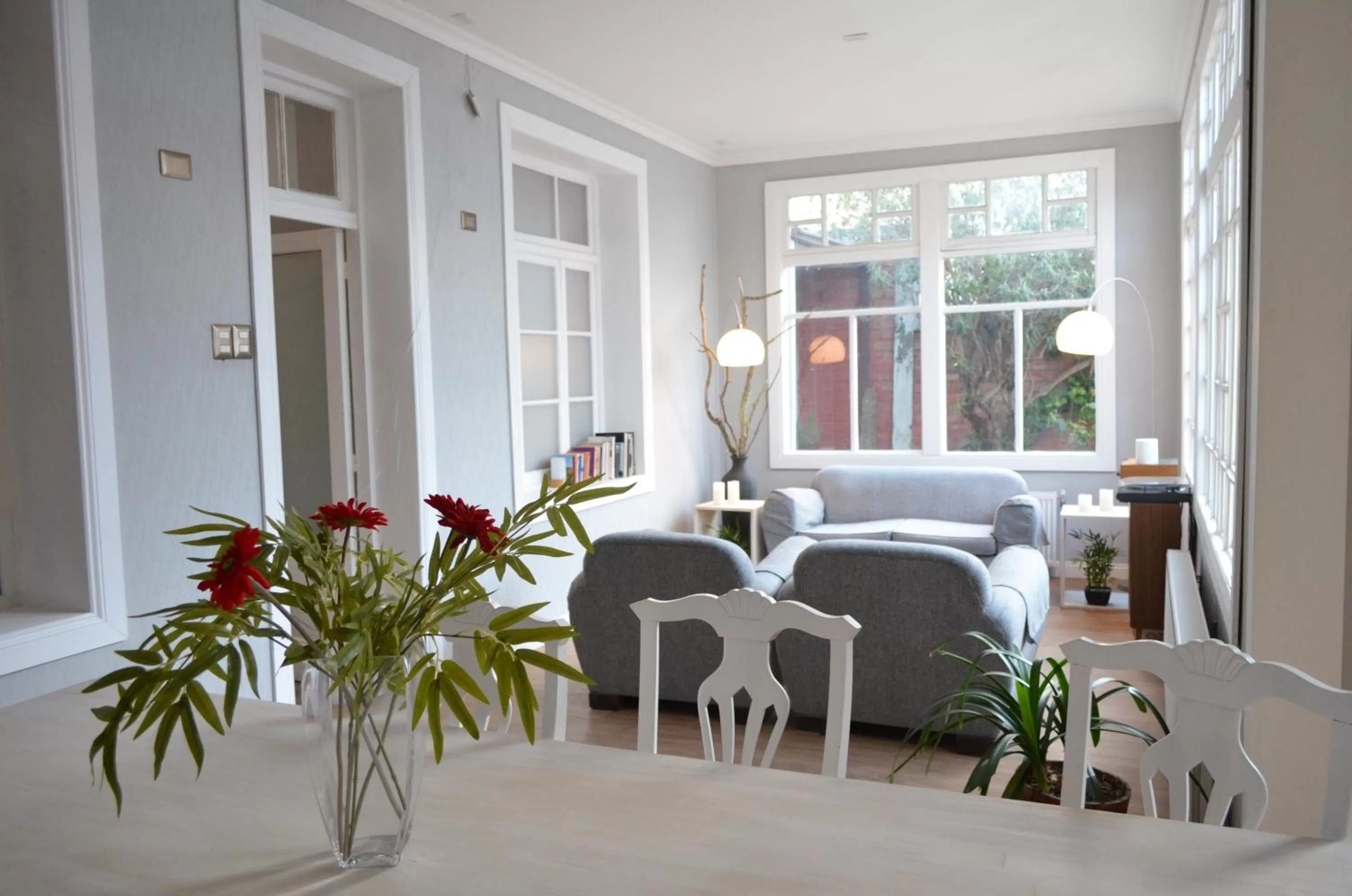 Living room, Bed in Hostal Boutique Puerta Roja