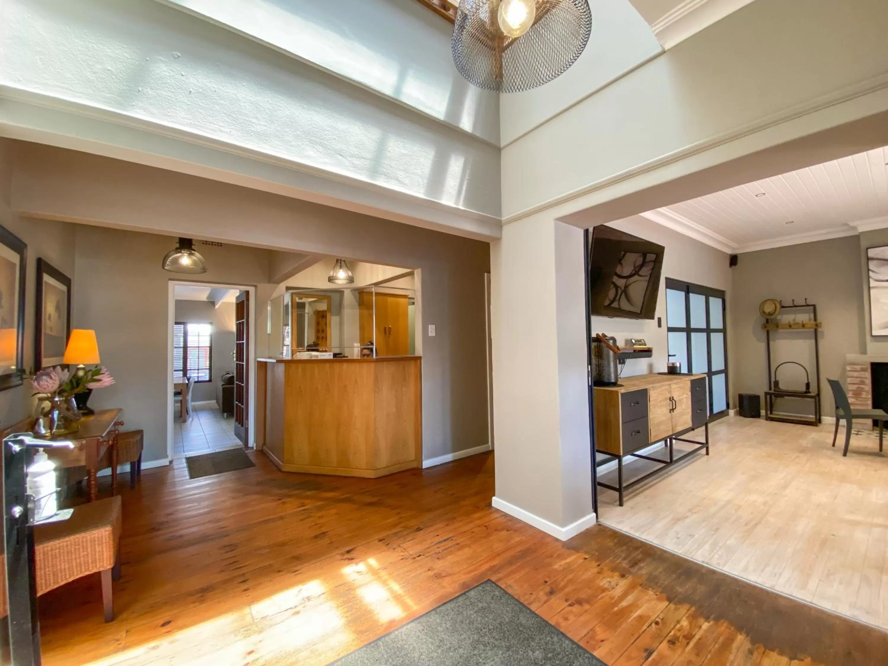 Facade/entrance in Loerie Guest Lodge