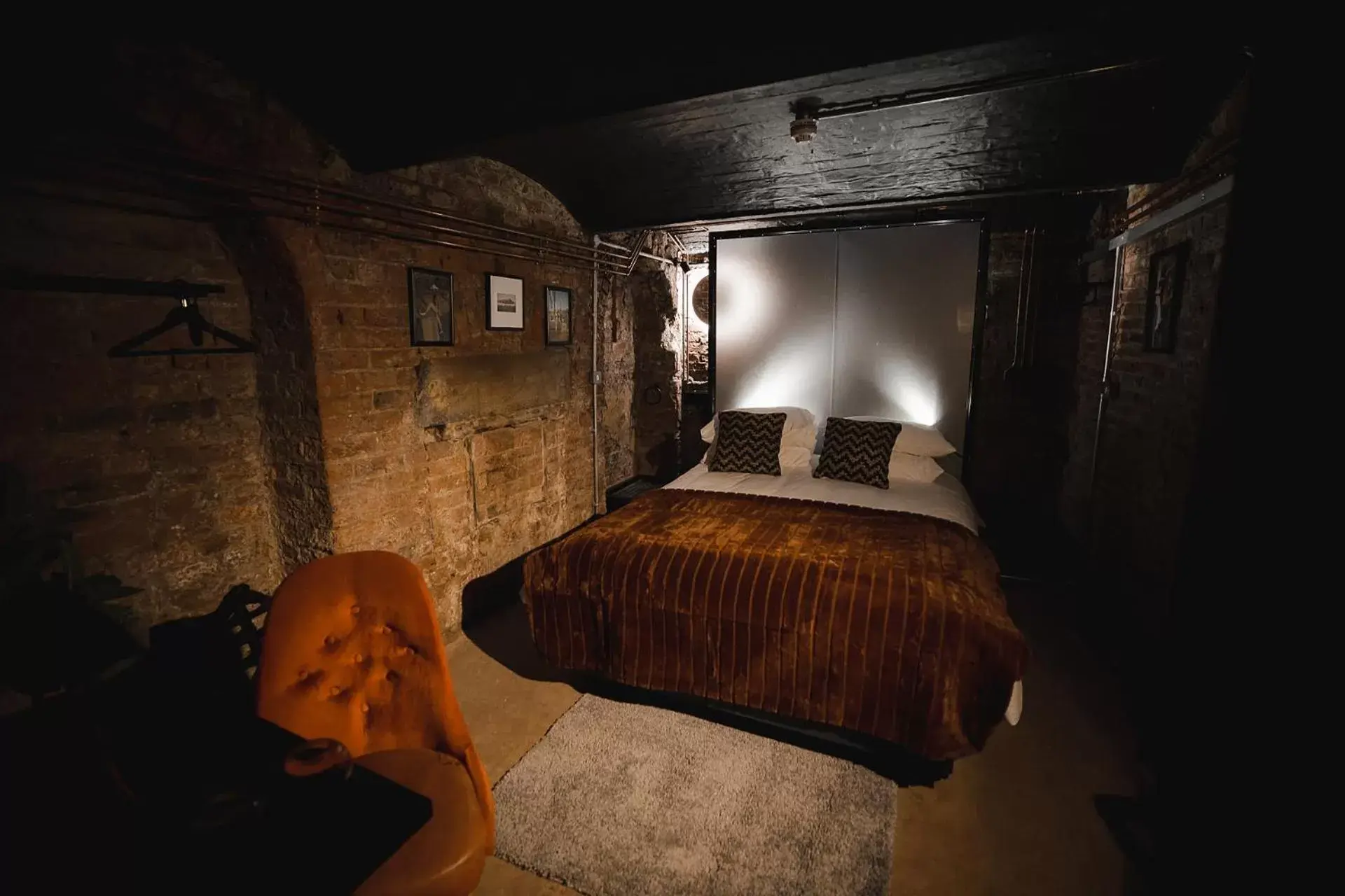 Standard Queen Room - Windowless Basement in Impossible Motel Standard Queen Room - Windowless Basement in Impossible Motel