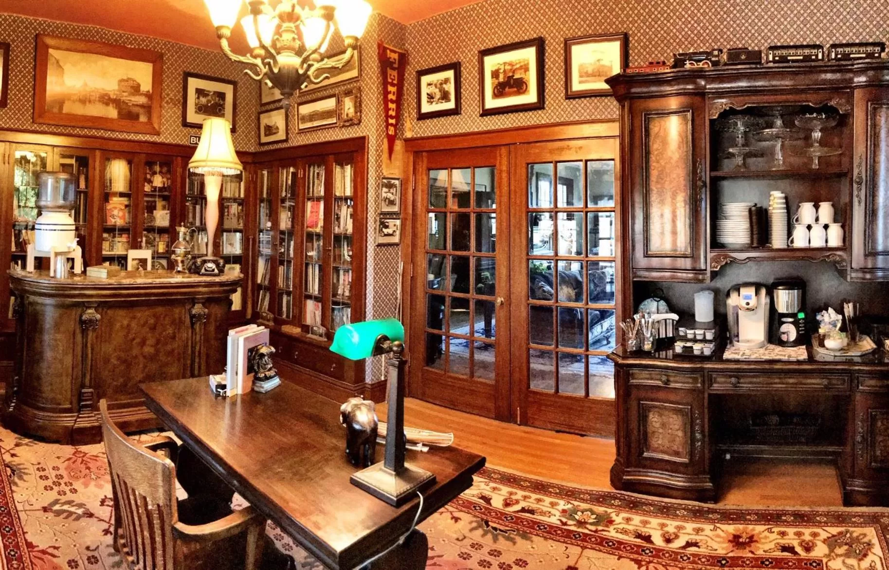 Library in The Inn on Knowles Hill Bed & Breakfast Hotel