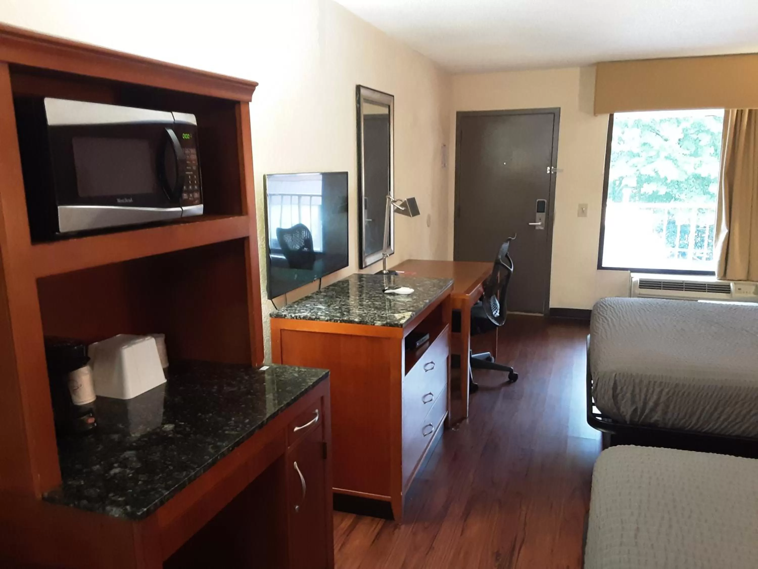 Econo Lodge Inn & Suites Griffin North