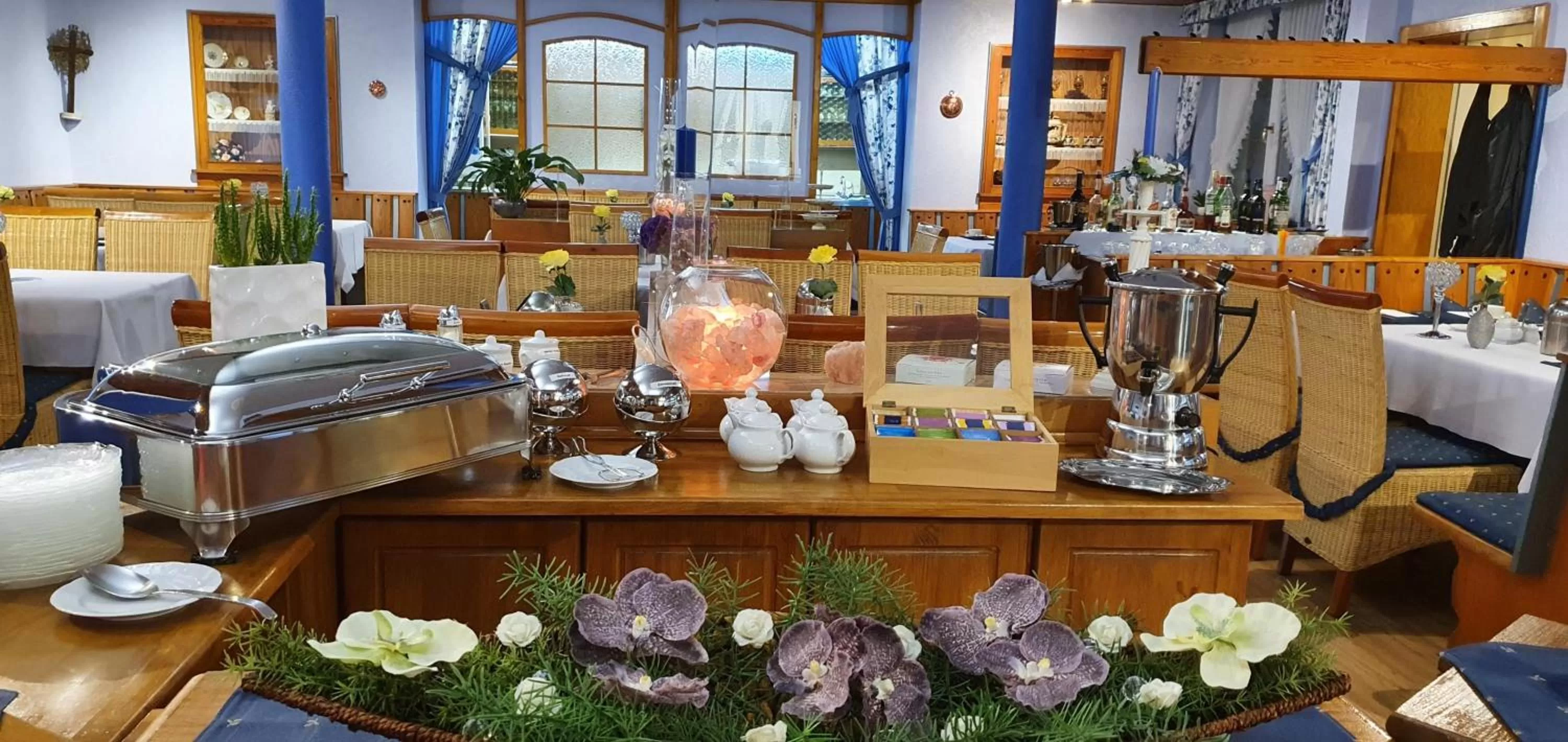 Buffet breakfast in Hotel Höhn