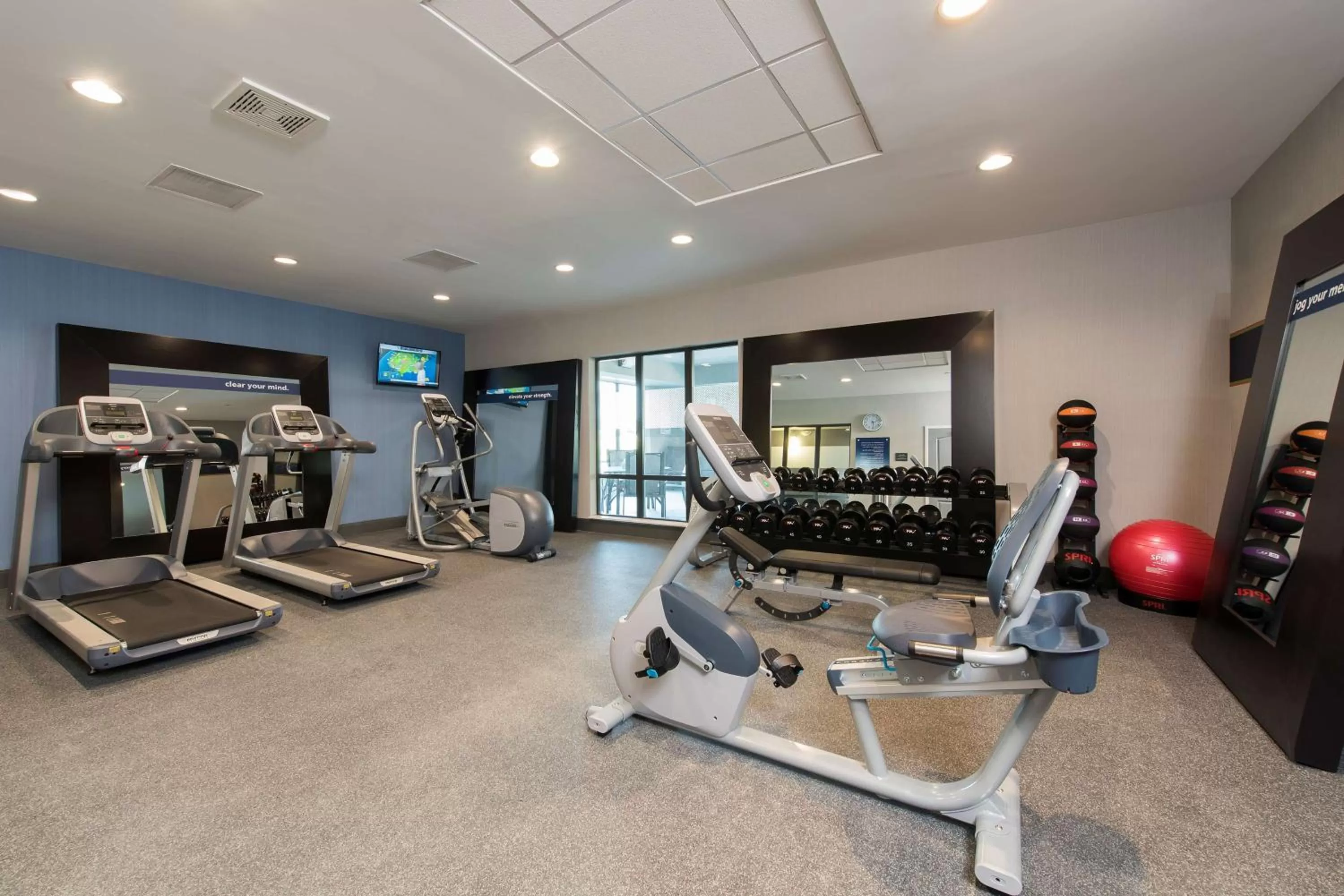 Fitness centre/facilities in Hampton Inn and Suites Michigan City